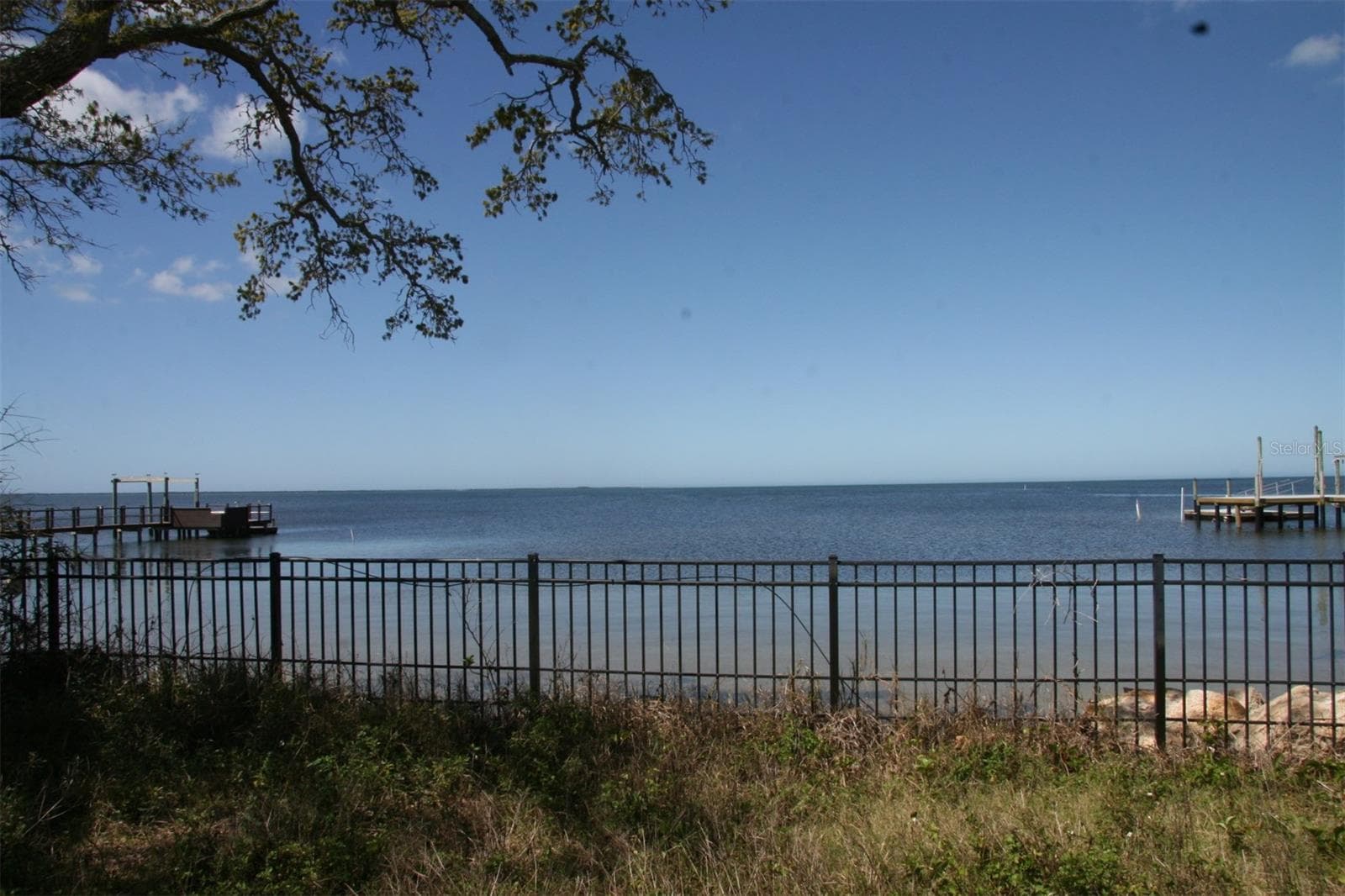 000 BLUFF BLVD