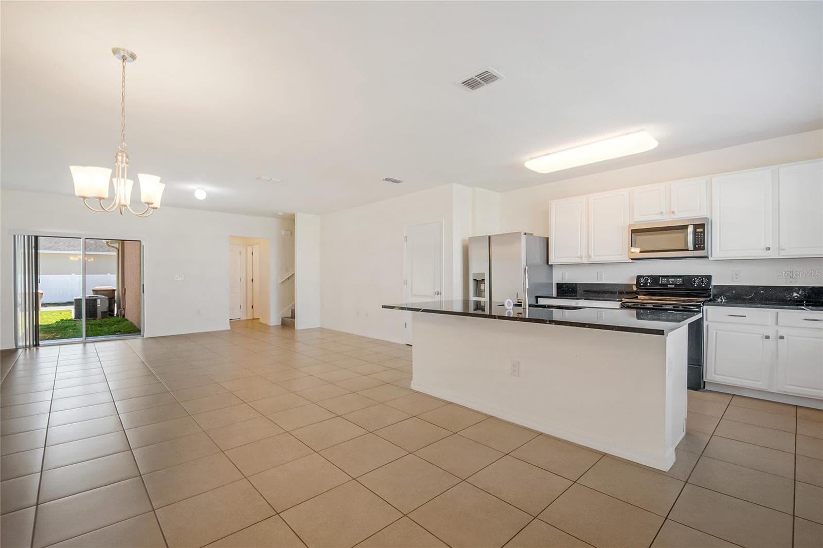 Townhouse at 1404 DUSTY STONE LN, KISSIMMEE, photo 4 of 44