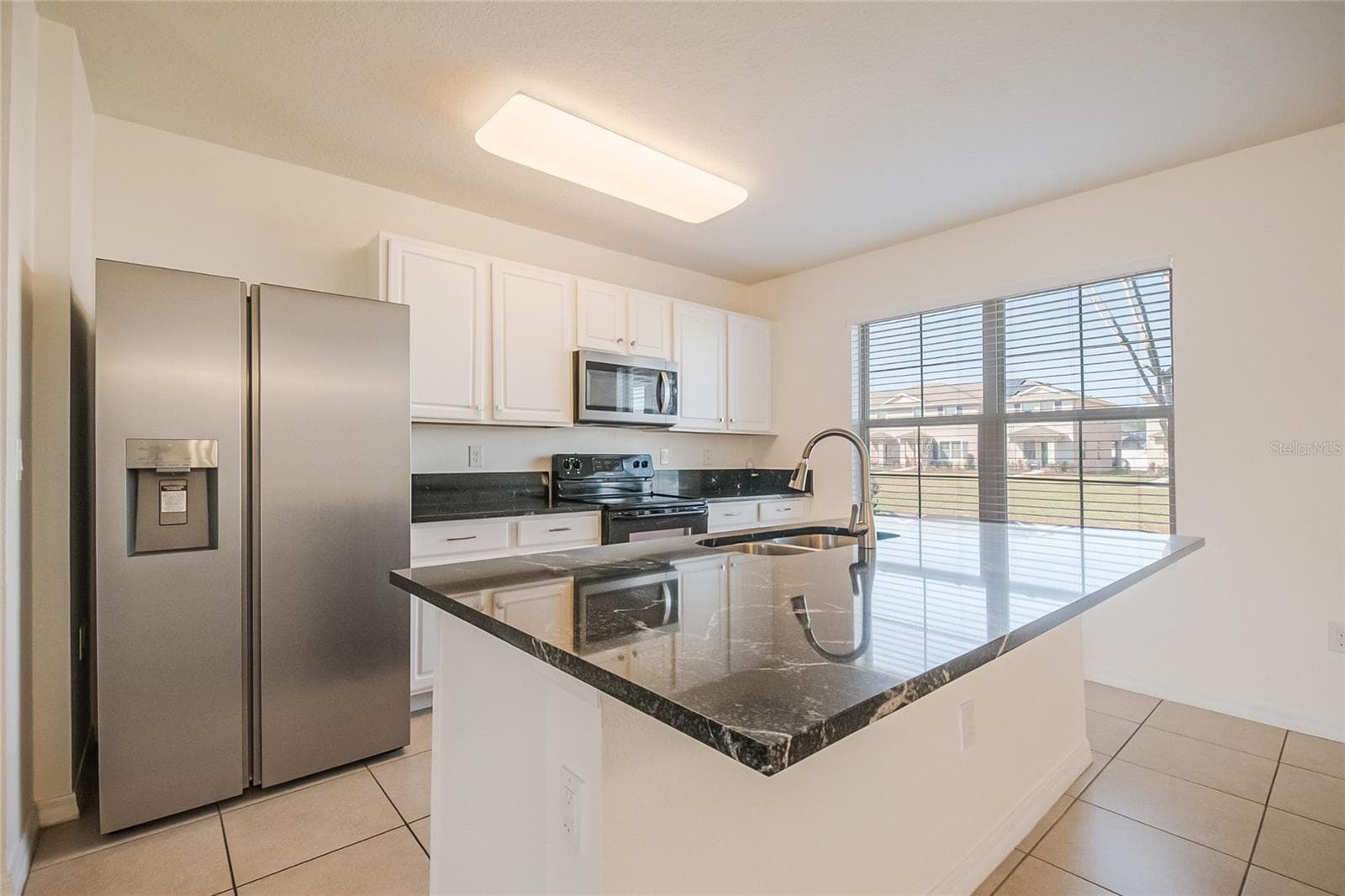 Townhouse at 1404 DUSTY STONE LN, KISSIMMEE, photo 7 of 44