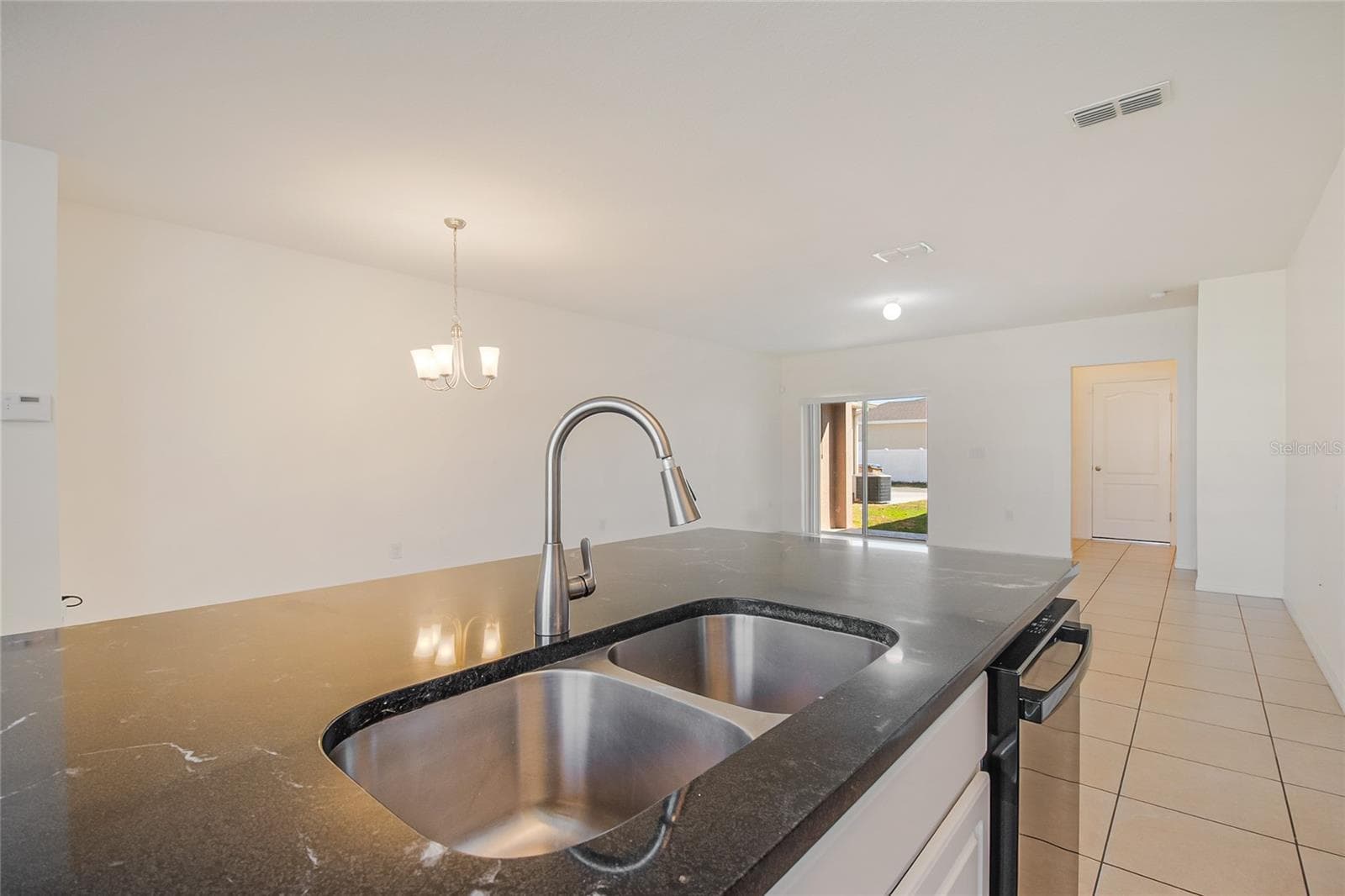 Townhouse at 1404 DUSTY STONE LN, KISSIMMEE, photo 11 of 44
