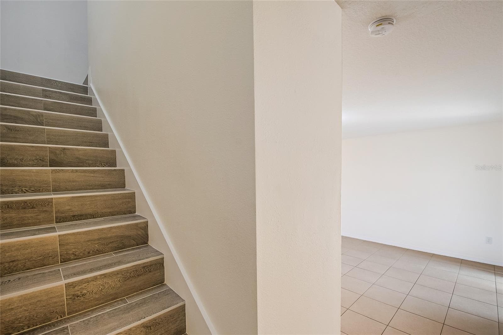 Townhouse at 1404 DUSTY STONE LN, KISSIMMEE, photo 19 of 44