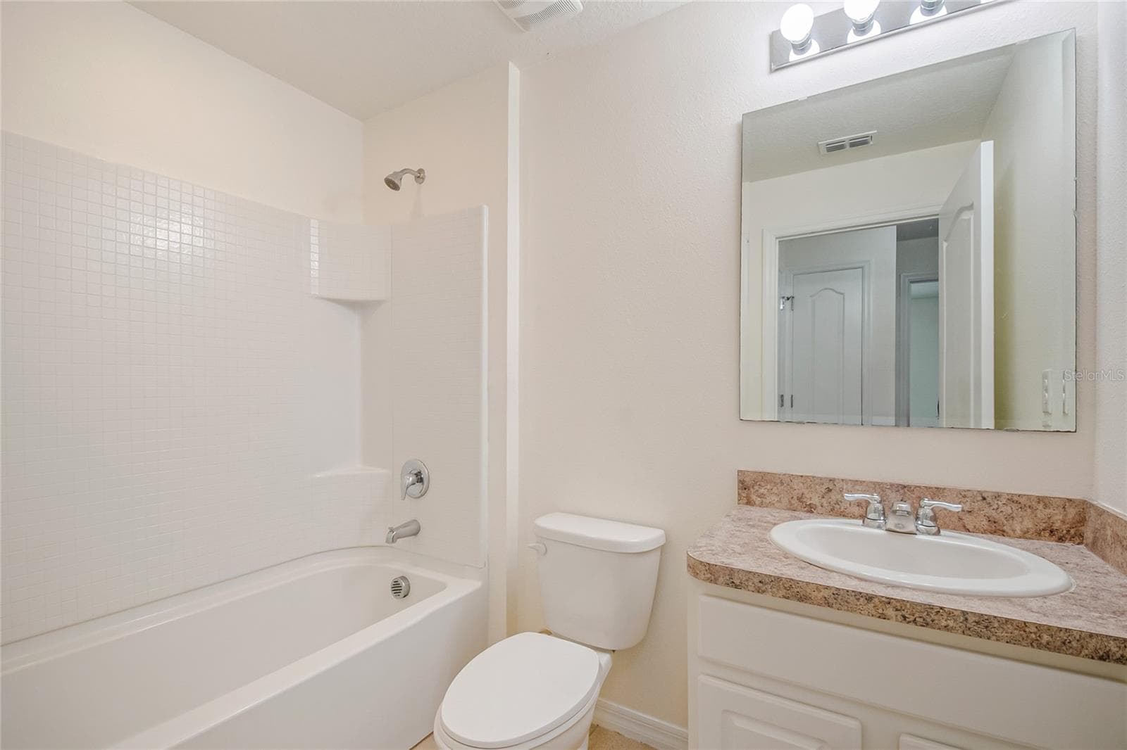 Townhouse at 1404 DUSTY STONE LN, KISSIMMEE, photo 29 of 44