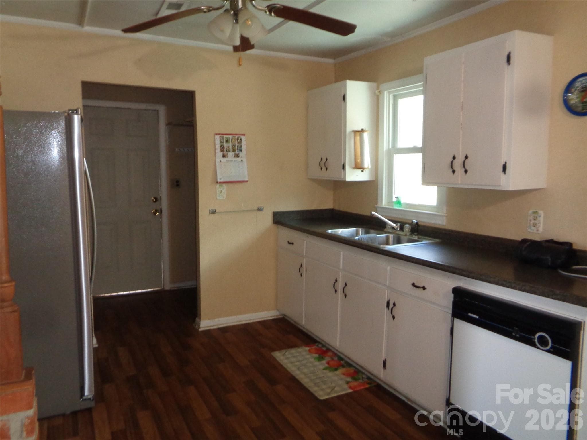 Kitchen - 529 Harmon Street, Forest City