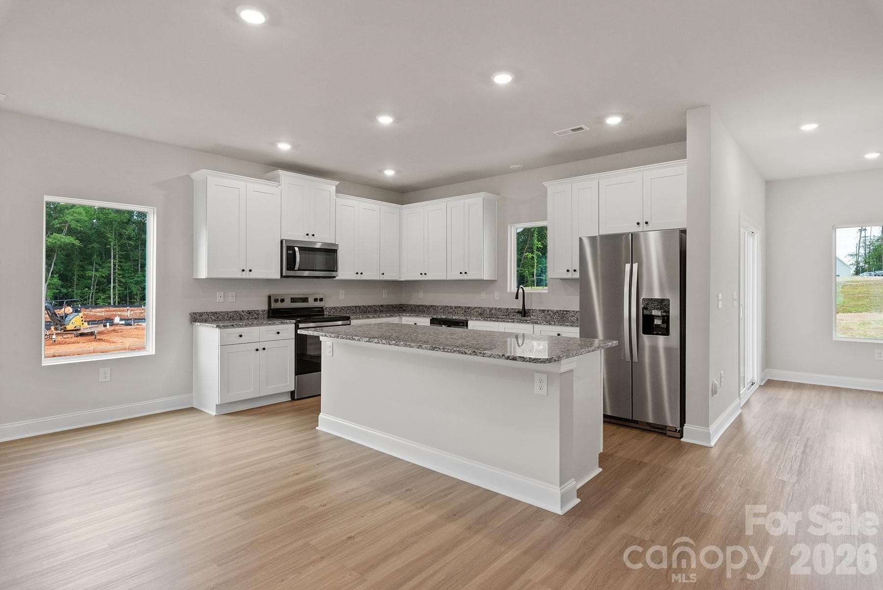 Single Family Residence at 6626 Fairford Drive, Charlotte, photo 6 of 12