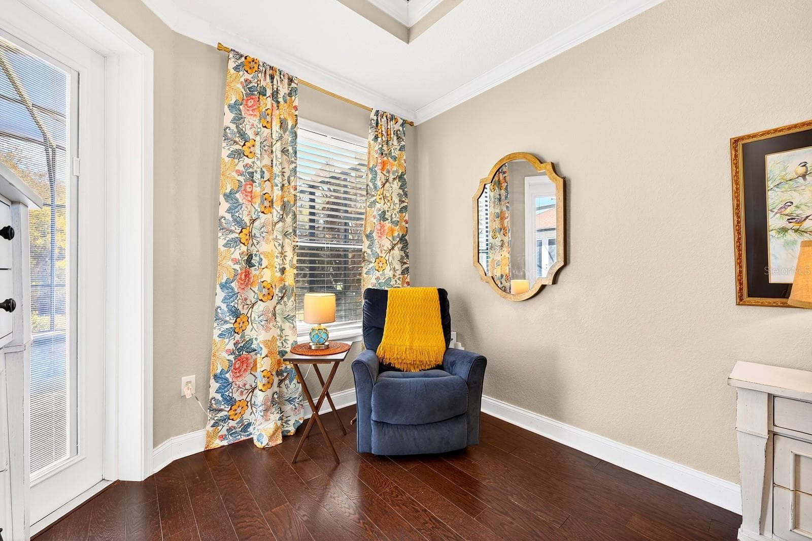 Primary suite sitting area. - 27324 GRAND OAK LN, TAVARES