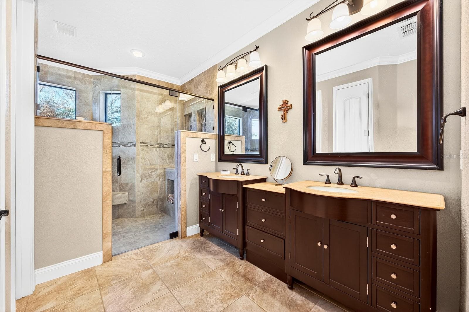 Primary en-suite bath. - 27324 GRAND OAK LN, TAVARES
