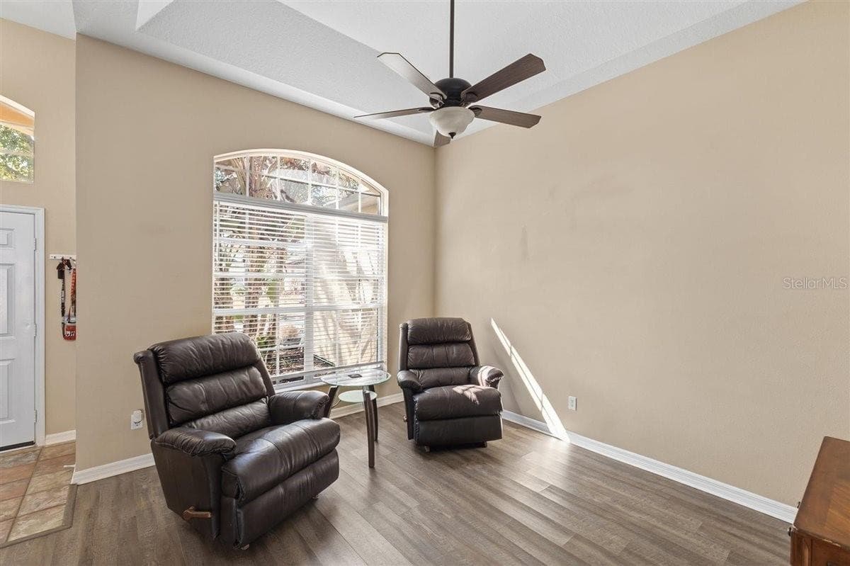 Living room - 7909 FERNLEAF DR, ORLANDO