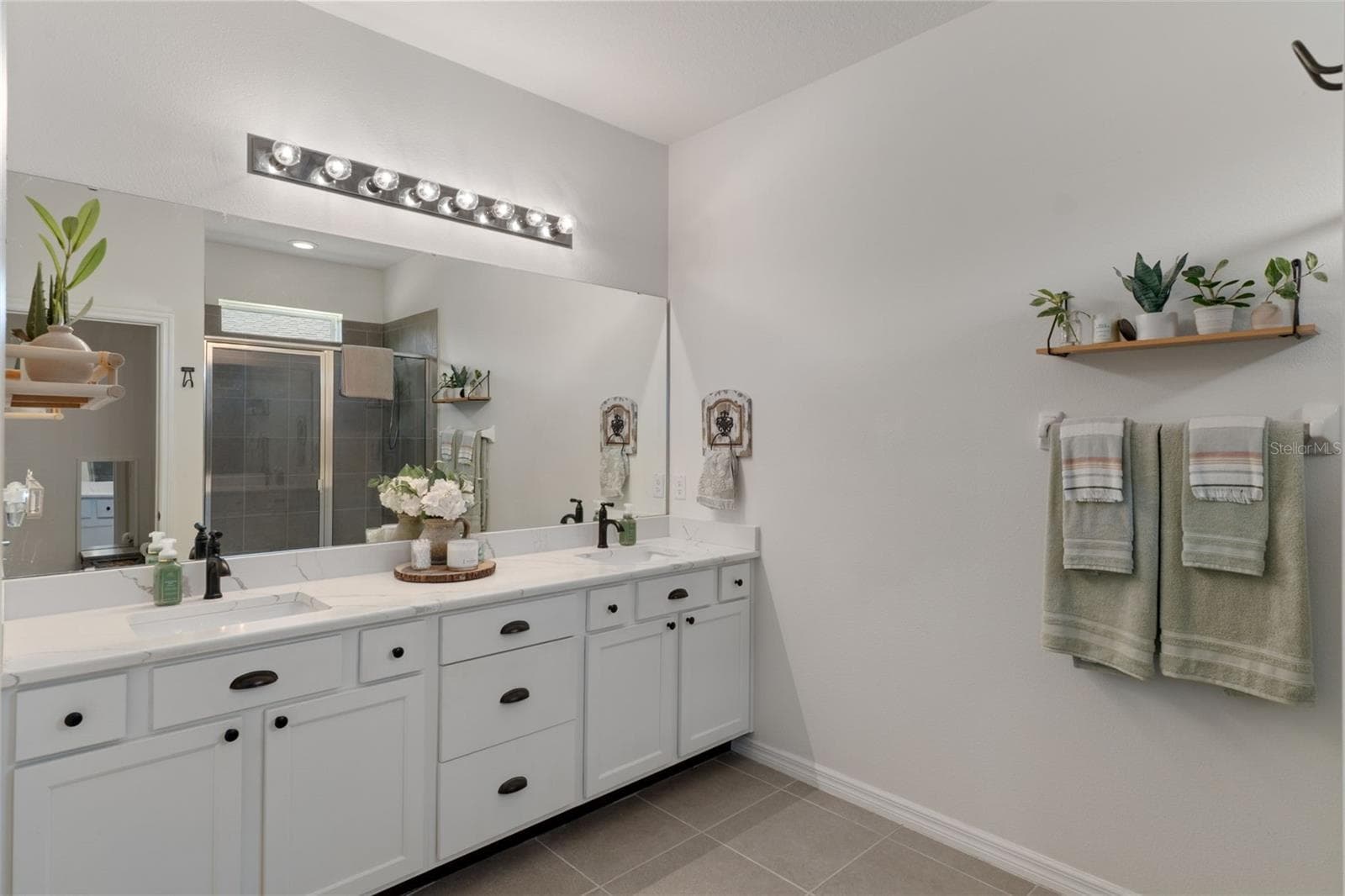Primary bath/suite - 17807 GARSALASO CIR, BROOKSVILLE