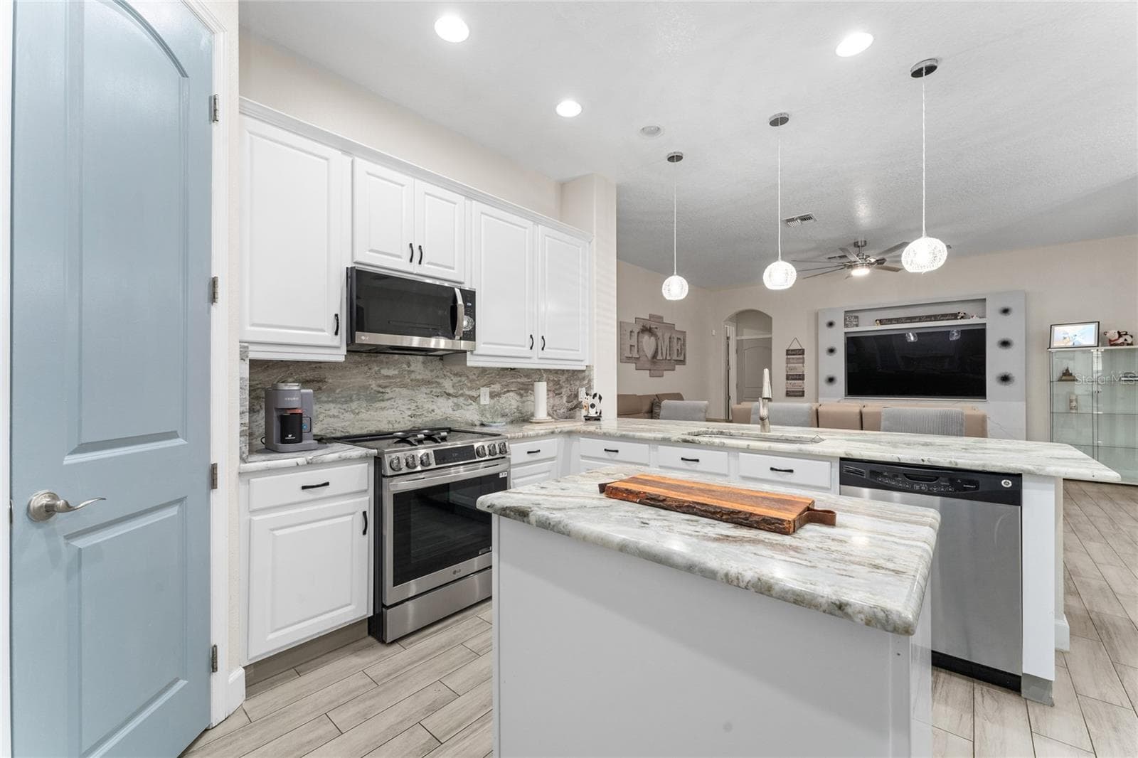 Single Family Residence at 2770 SWOOP CIR, KISSIMMEE, photo 8 of 39