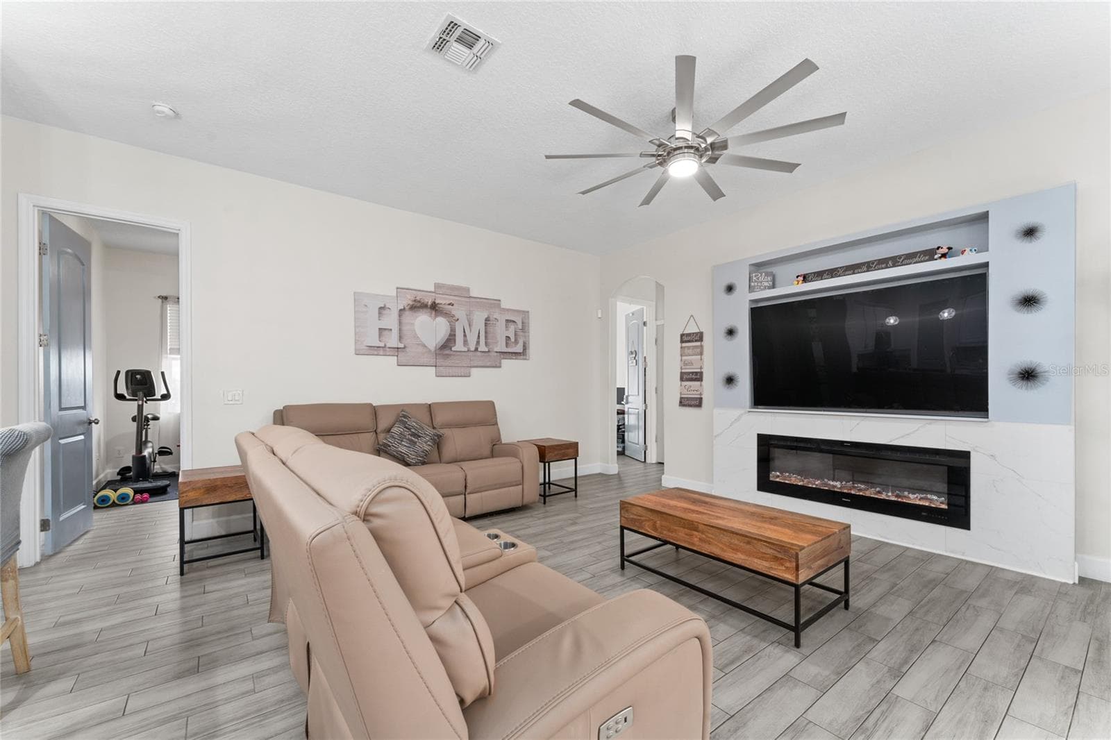 Single Family Residence at 2770 SWOOP CIR, KISSIMMEE, photo 15 of 39