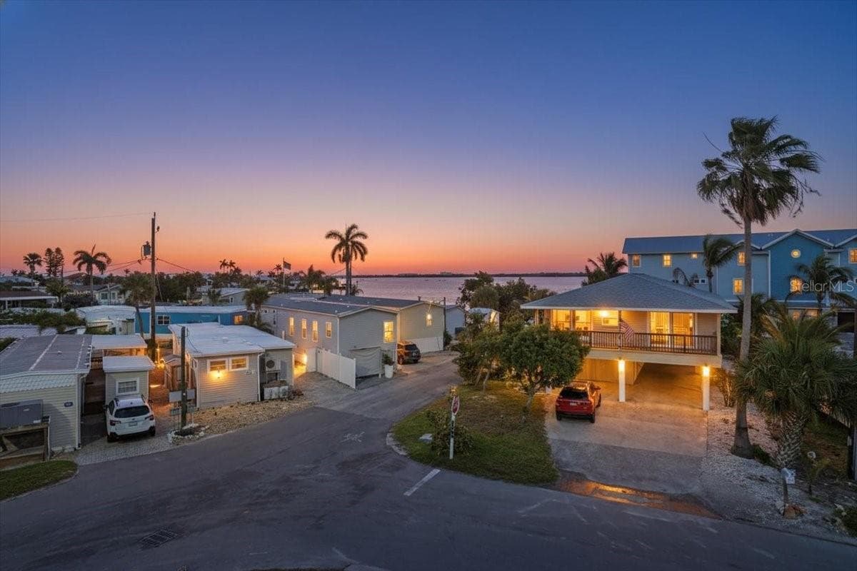 Duplex at 2518 AVENUE B, BRADENTON BEACH, photo 6 of 84