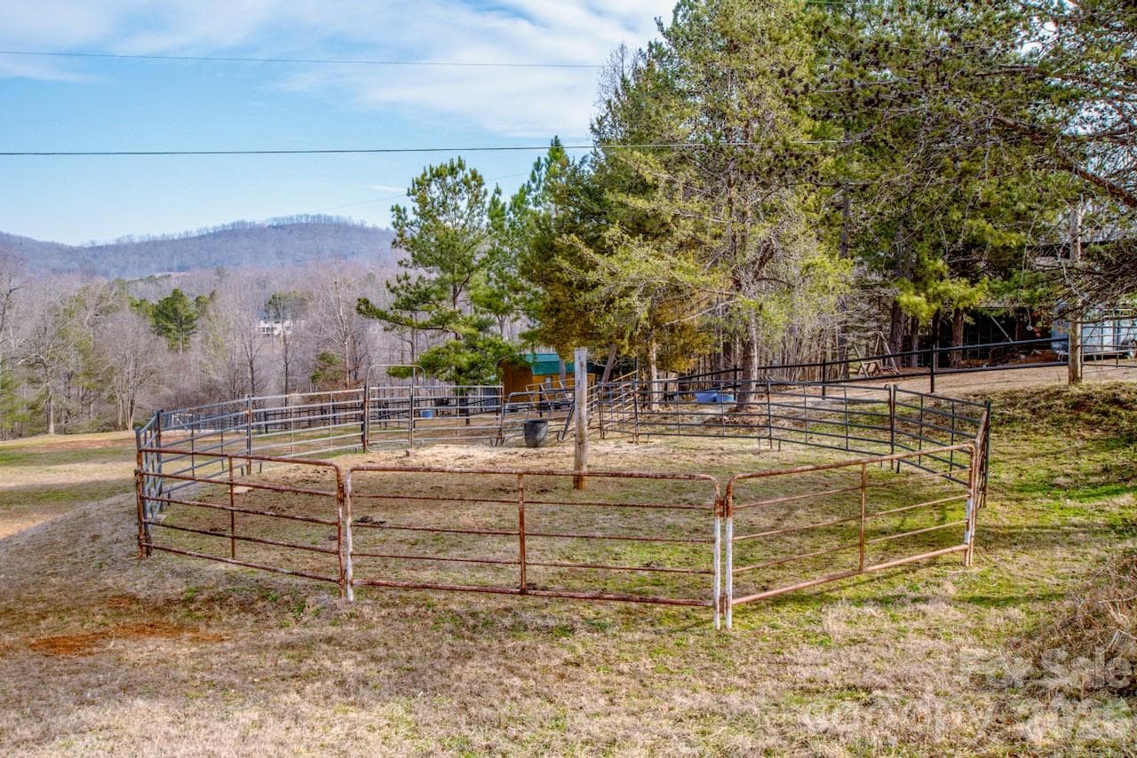 Single Family Residence at 508 Liles Lane, Hiddenite, photo 2 of 45