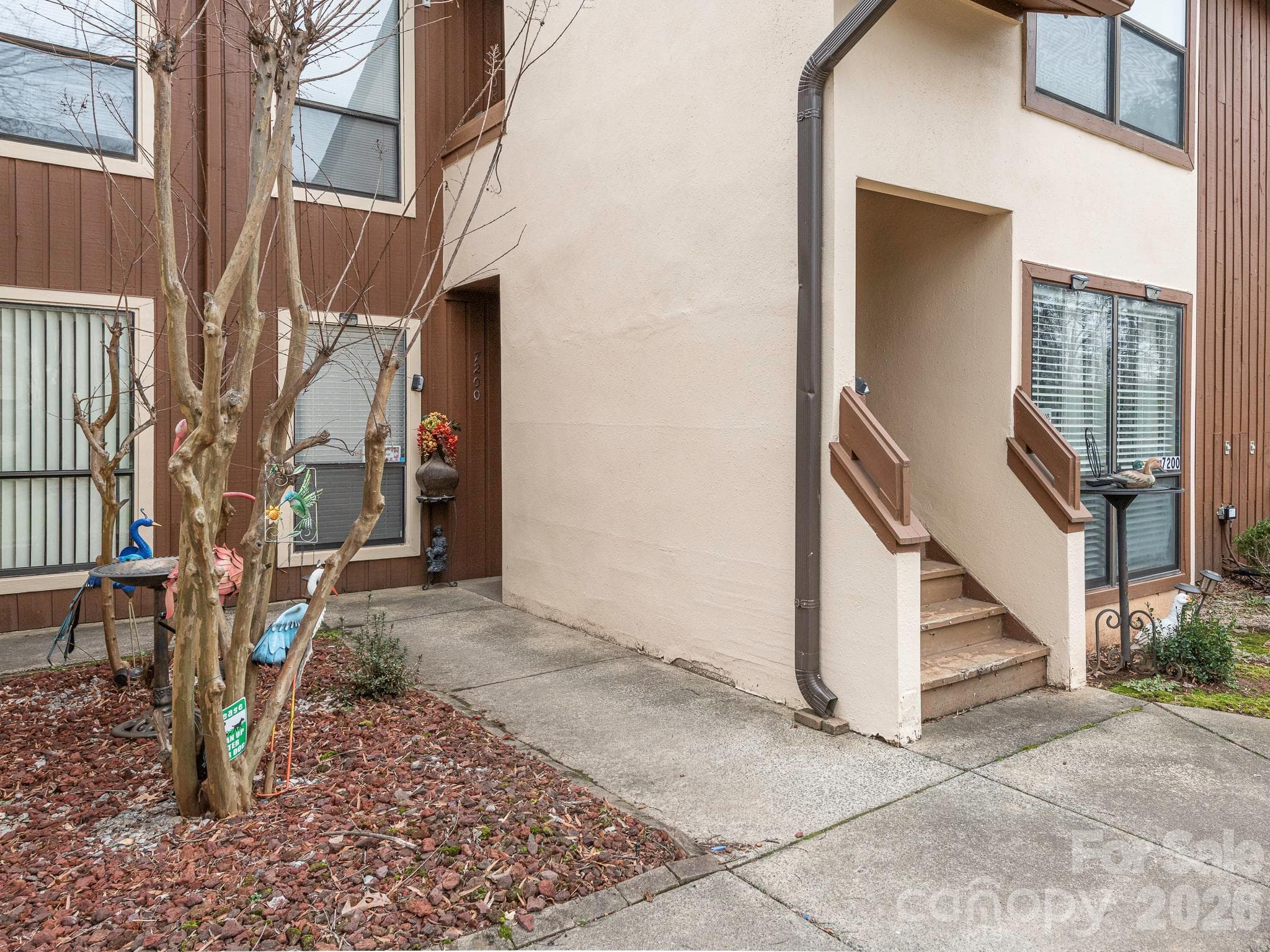 Condominium at Charlotte, photo 5 of 37