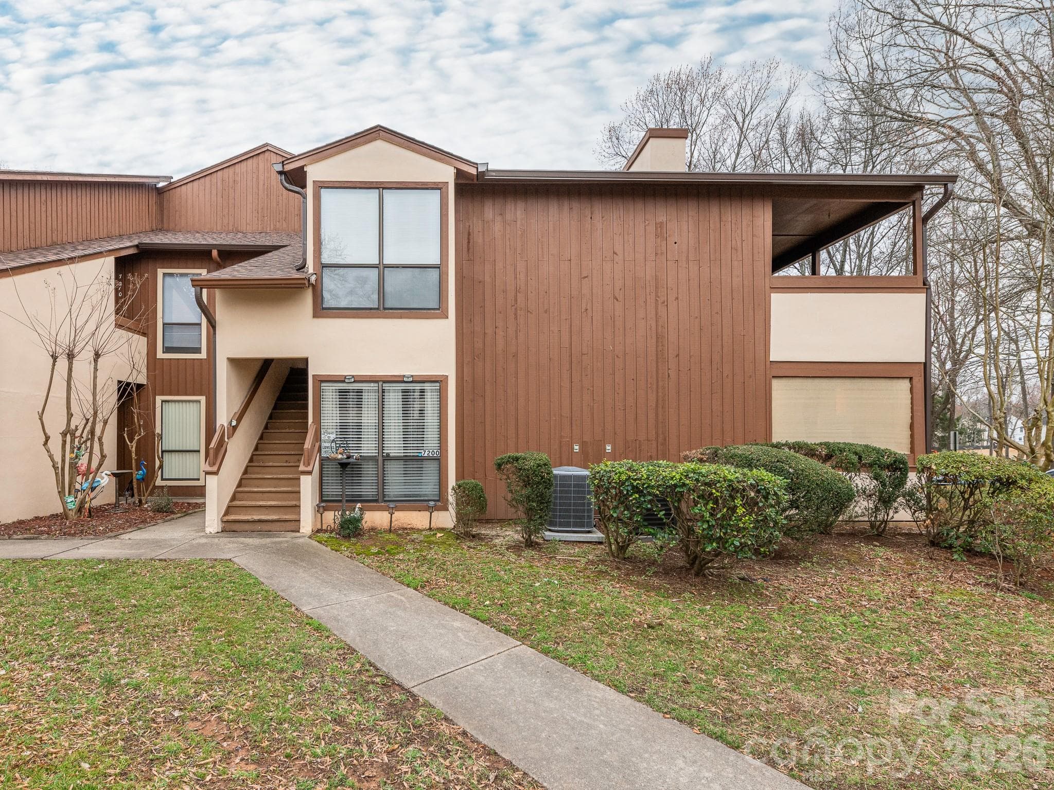 Condominium at Charlotte, photo 2 of 37