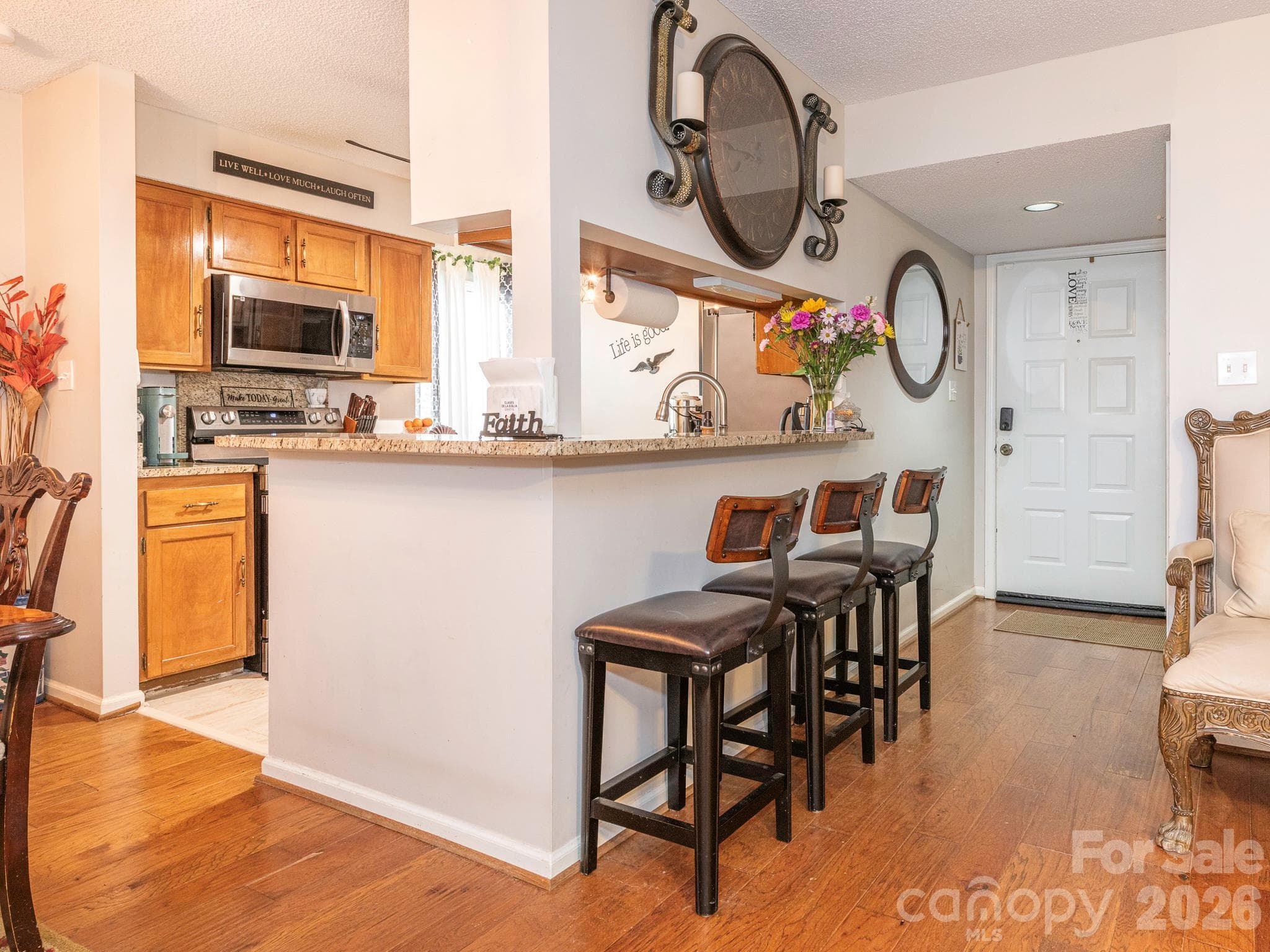 Condominium at Charlotte, photo 4 of 37