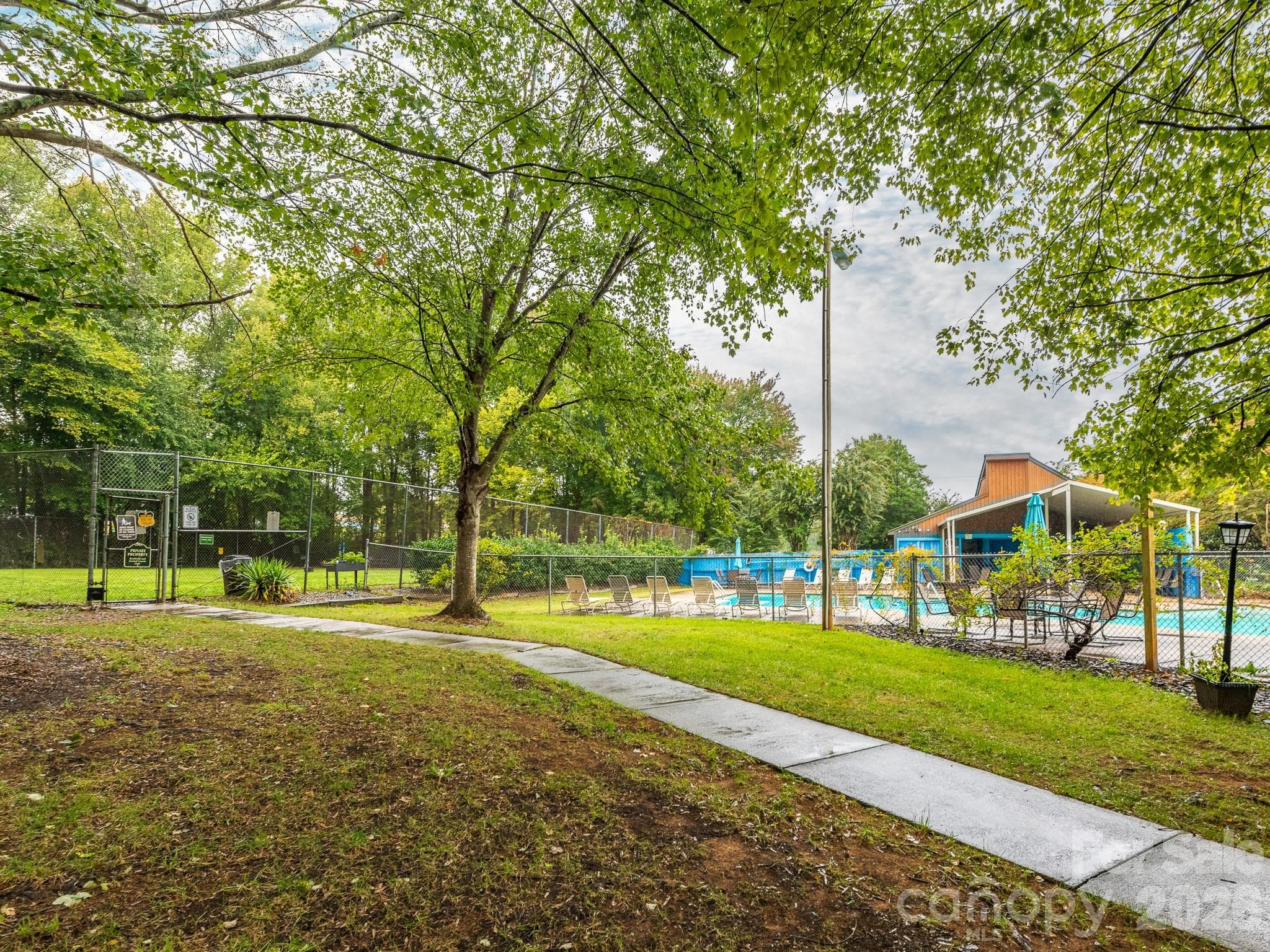 Condominium at Charlotte, photo 32 of 37