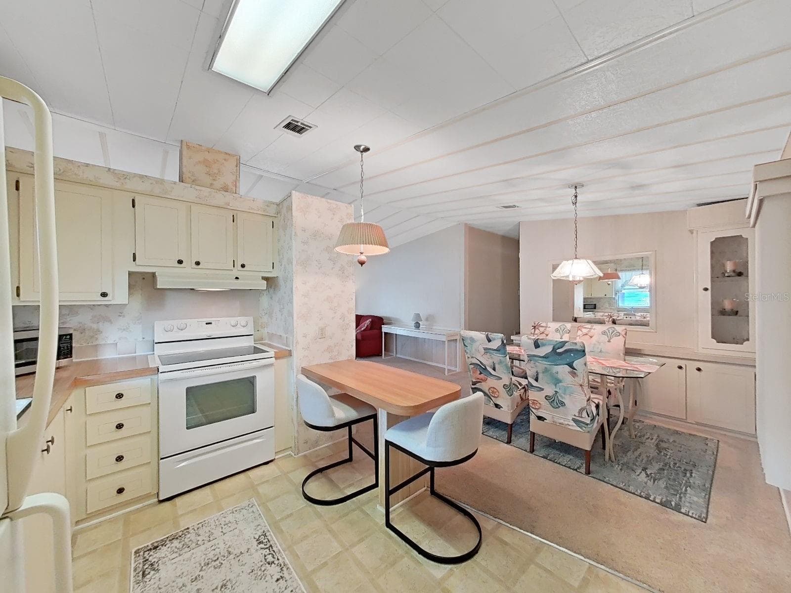 Manufactured Home at 4969 DEERWOOD DR, LAKELAND, photo 15 of 35