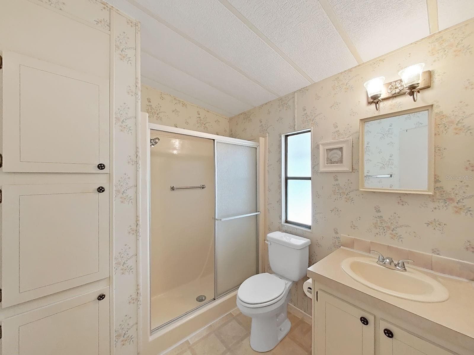 Manufactured Home at 4969 DEERWOOD DR, LAKELAND, photo 19 of 35