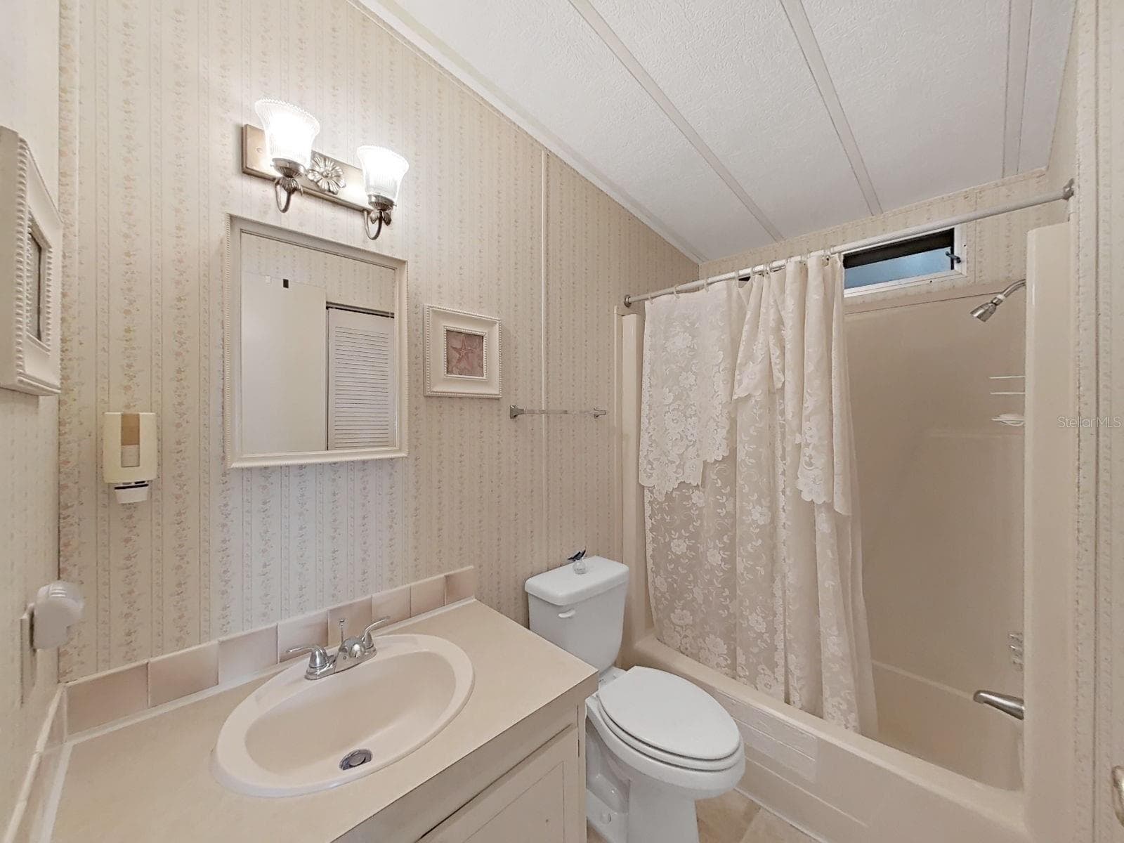 Manufactured Home at 4969 DEERWOOD DR, LAKELAND, photo 23 of 35