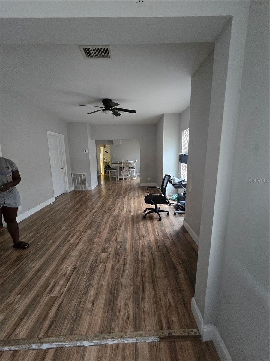 Single Family Residence at 421 1ST ST, ORLANDO, photo 4 of 16
