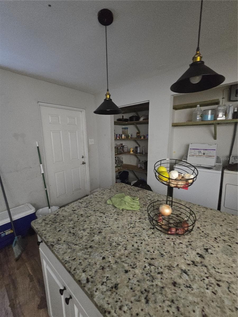 Single Family Residence at 421 1ST ST, ORLANDO, photo 6 of 16