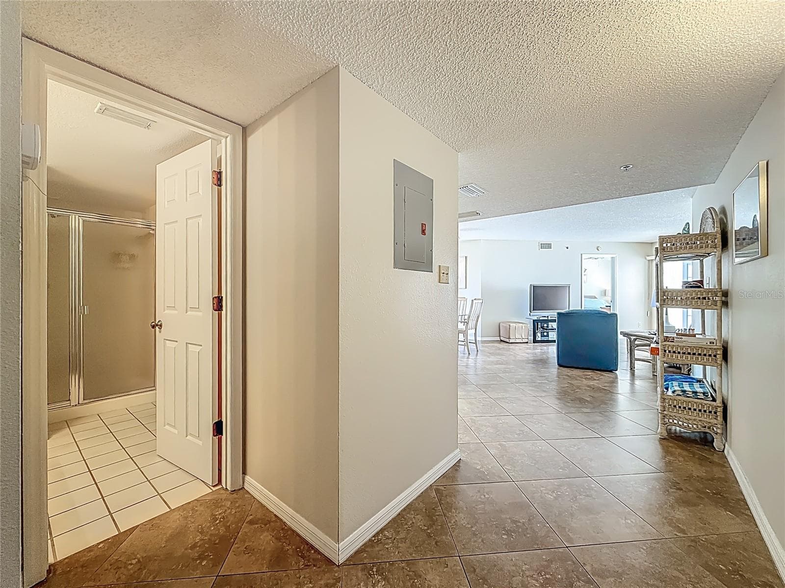 Entry - 18450 GULF BLVD #401, INDIAN SHORES