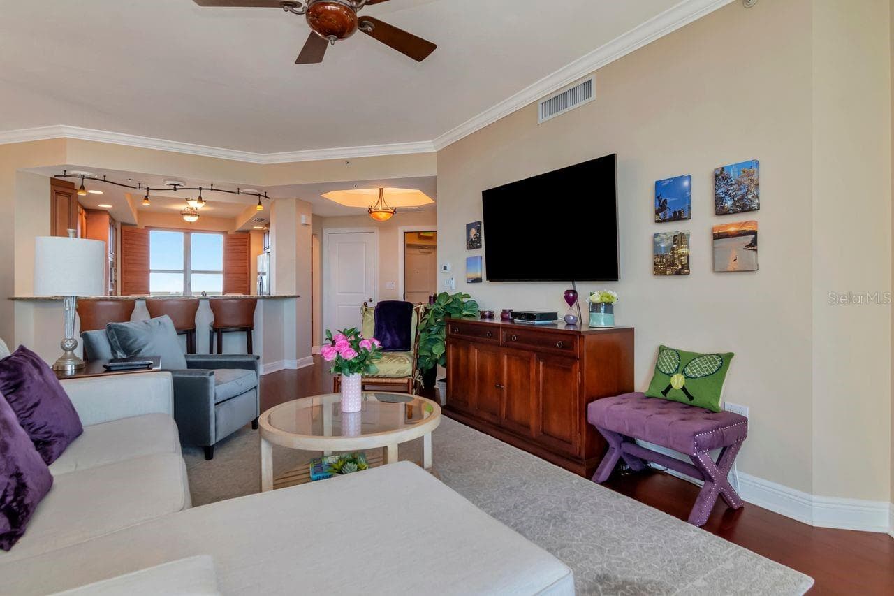 Family /Living Room - 5823 BOWEN DANIEL DR #604, TAMPA