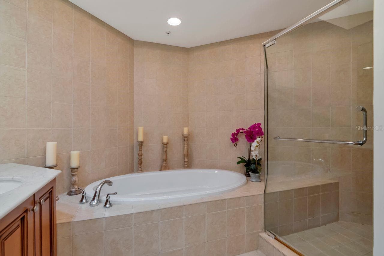 Primary Bath - 5823 BOWEN DANIEL DR #604, TAMPA