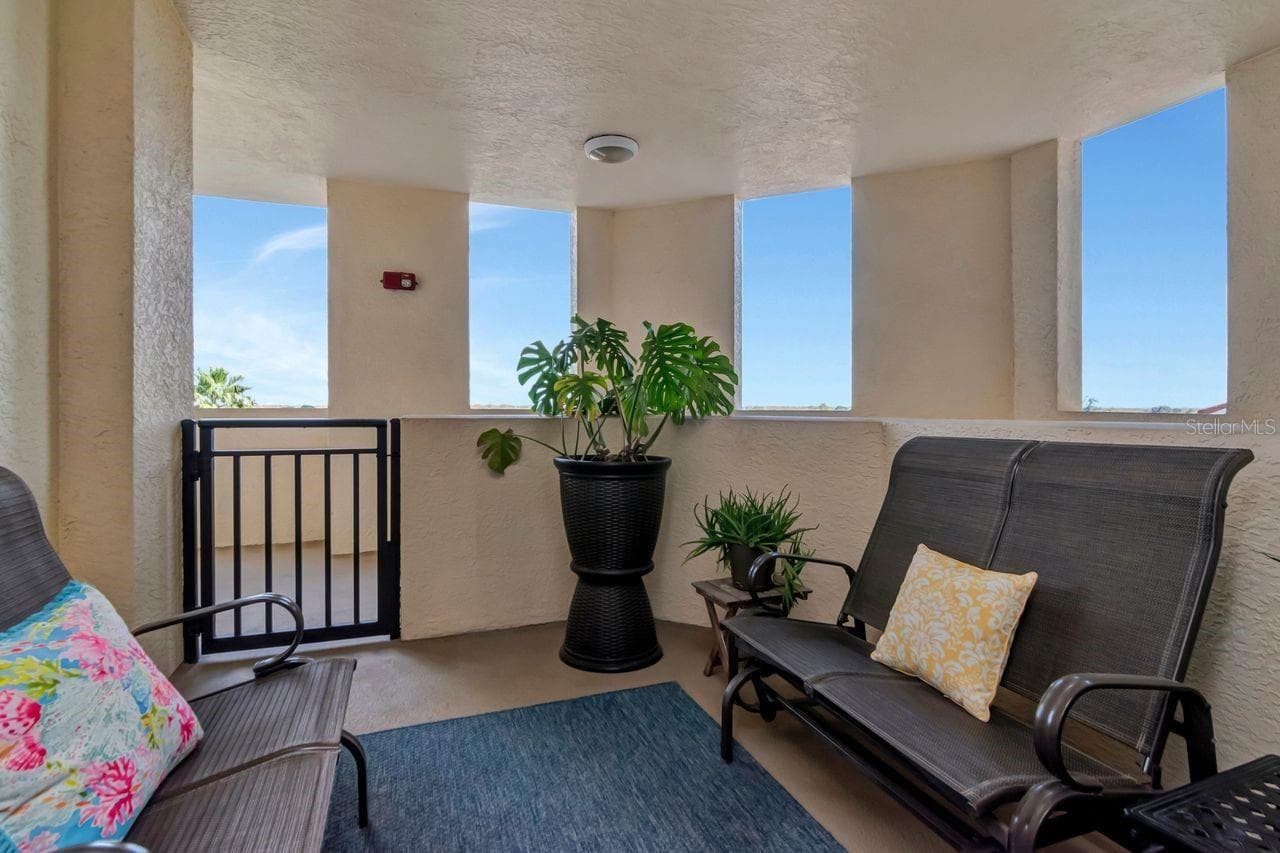 Sunrise Balcony/Porch - 5823 BOWEN DANIEL DR #604, TAMPA