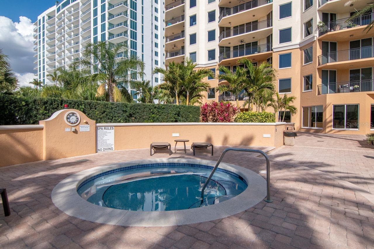 Castillo Spa - 5823 BOWEN DANIEL DR #604, TAMPA