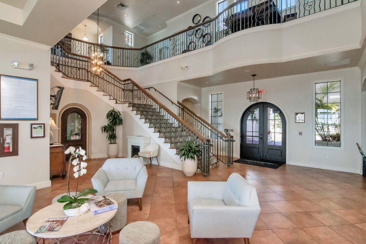 Bay Club Lobby - 5823 BOWEN DANIEL DR #604, TAMPA