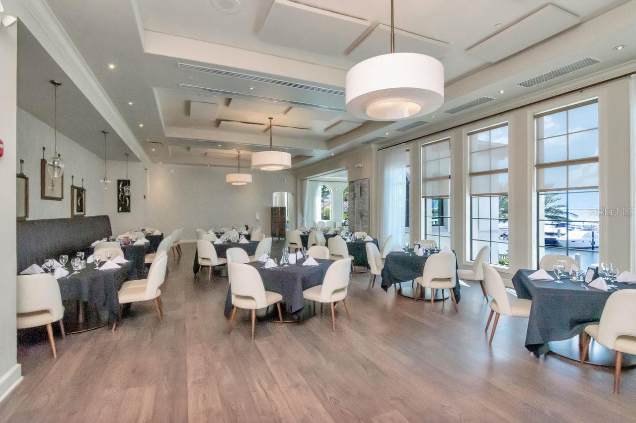 Bay Club restaurant - 5823 BOWEN DANIEL DR #604, TAMPA