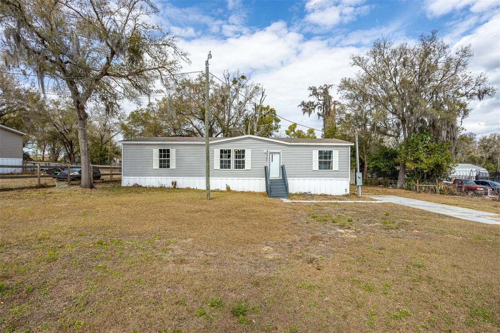 Manufactured Home at 40545 STEWART RD, ZEPHYRHILLS, photo 3 of 24