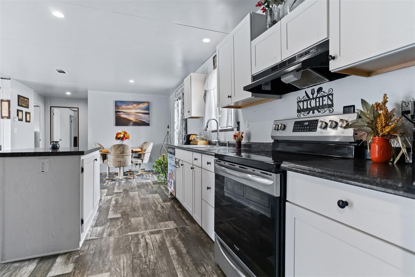 Manufactured Home at 40545 STEWART RD, ZEPHYRHILLS, photo 12 of 24