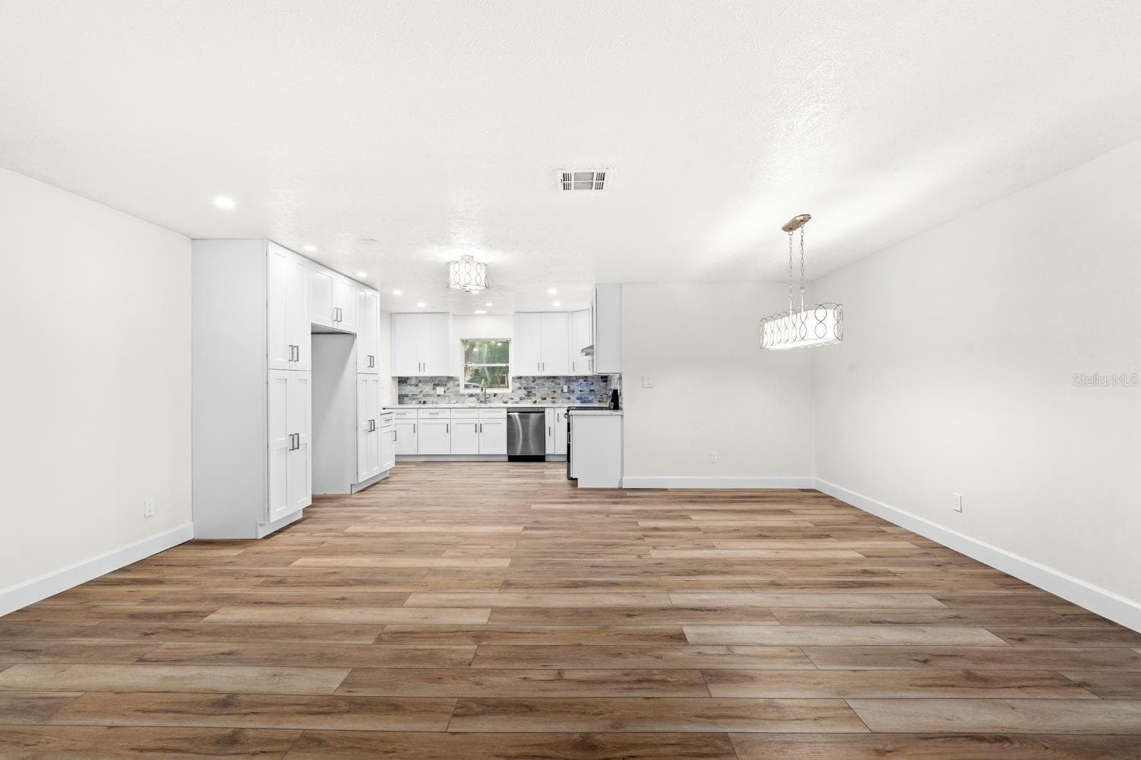Single Family Residence at 4540 BAYSHORE BLVD NE, ST PETERSBURG, photo 5 of 34