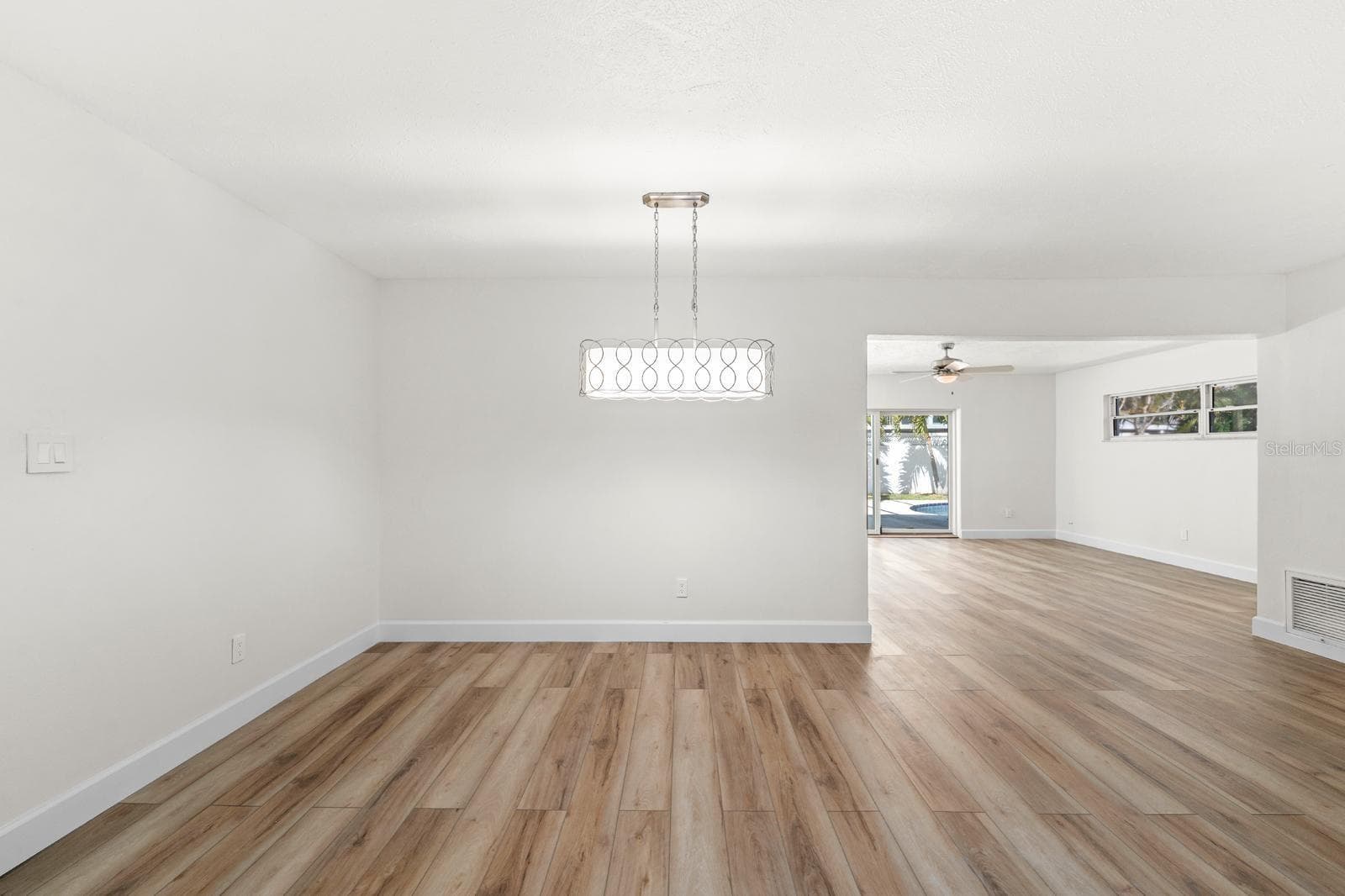 Single Family Residence at 4540 BAYSHORE BLVD NE, ST PETERSBURG, photo 7 of 34