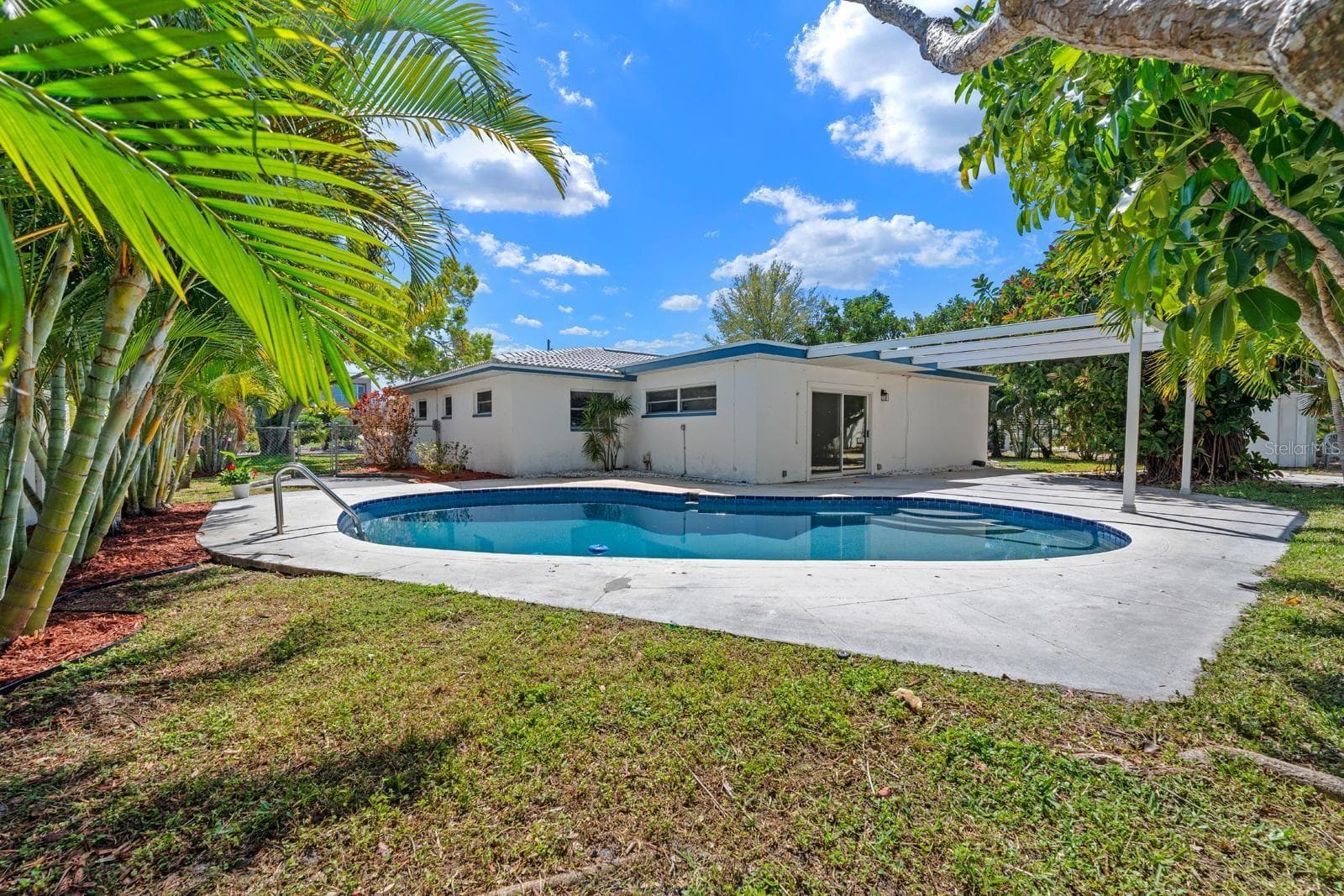 Single Family Residence at 4540 BAYSHORE BLVD NE, ST PETERSBURG, photo 2 of 34