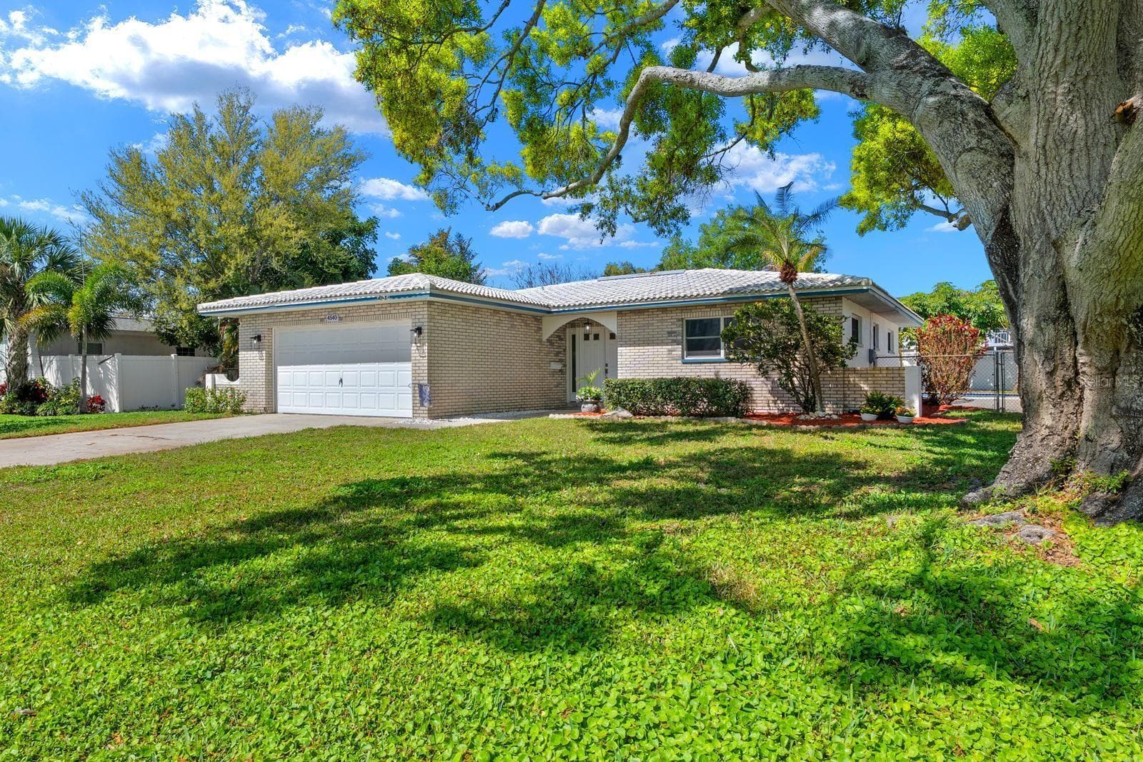 Single Family Residence at 4540 BAYSHORE BLVD NE, ST PETERSBURG, photo 28 of 34