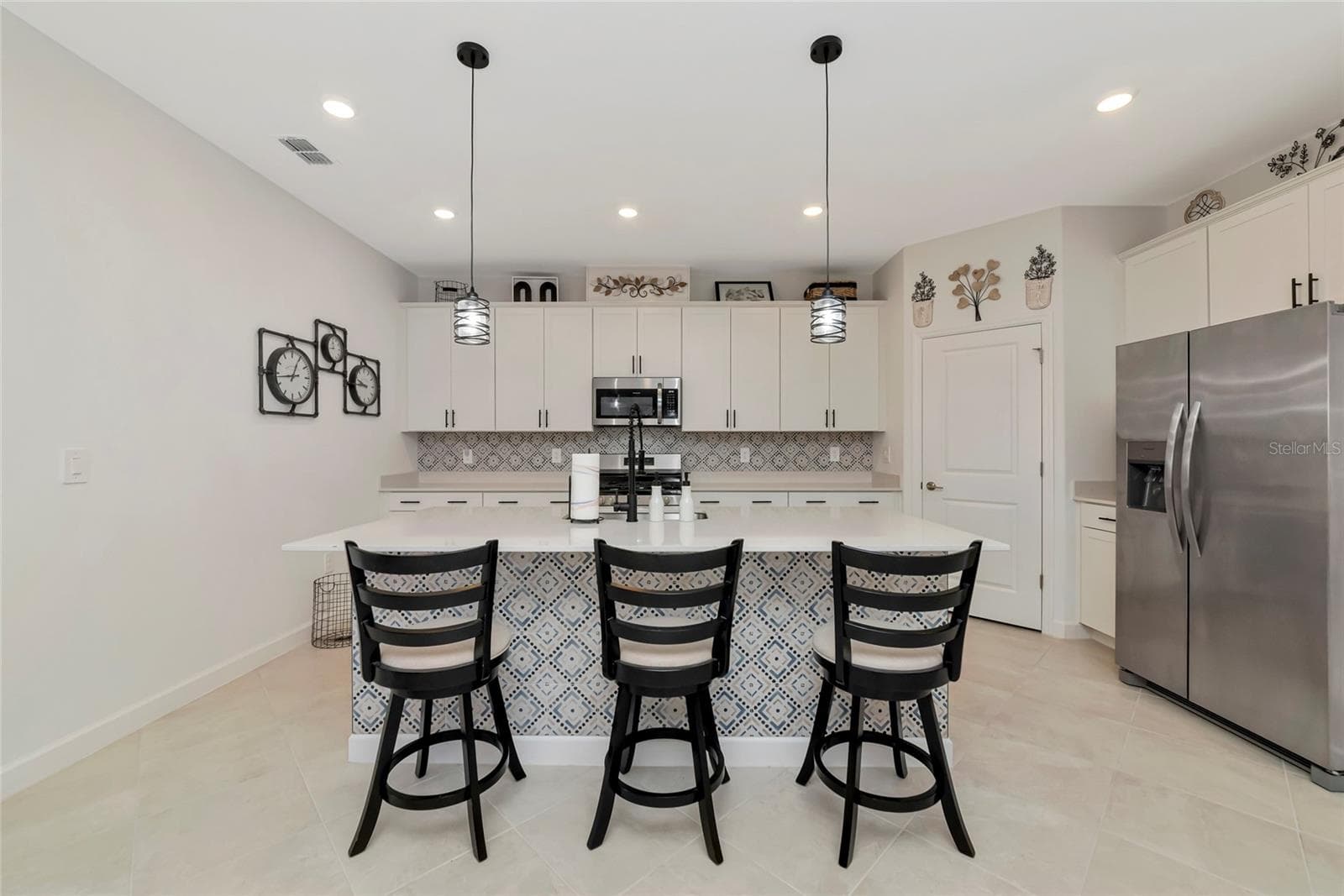 Kitchen - 15135 OXFORD GREY DR, BRADENTON