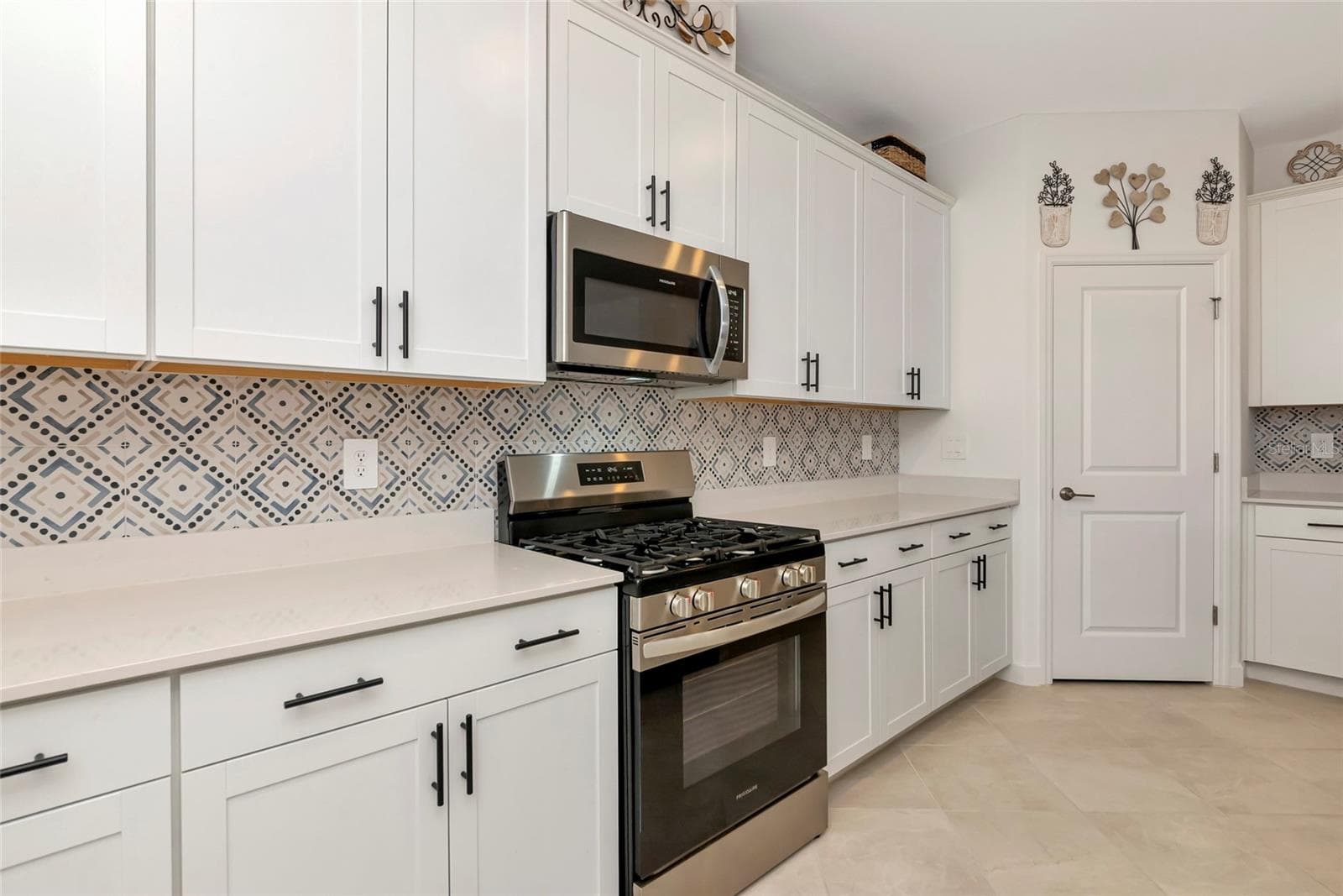 Gas Stove/Oven - 15135 OXFORD GREY DR, BRADENTON