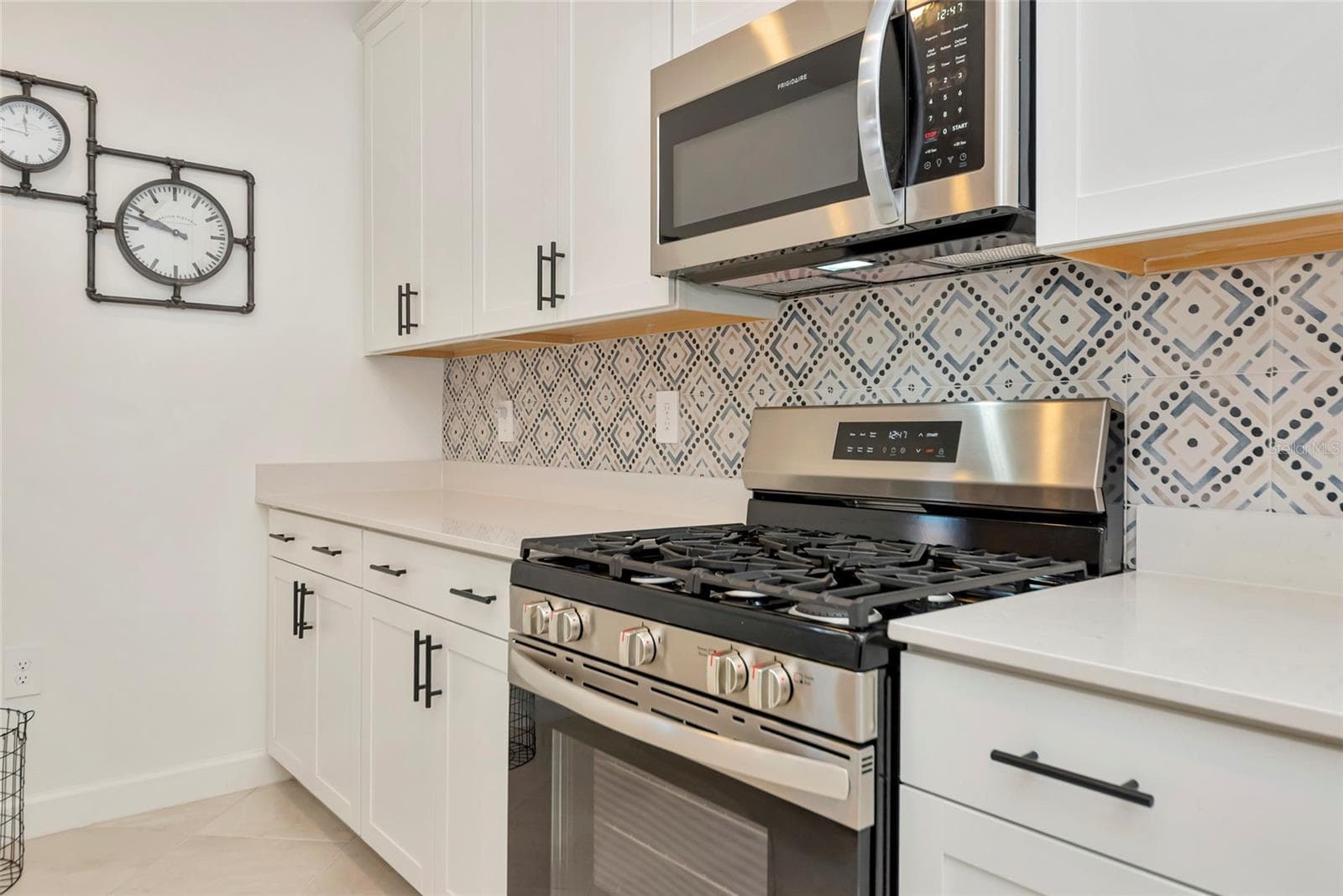 Single Family Residence at 15135 OXFORD GREY DR, BRADENTON, photo 24 of 65