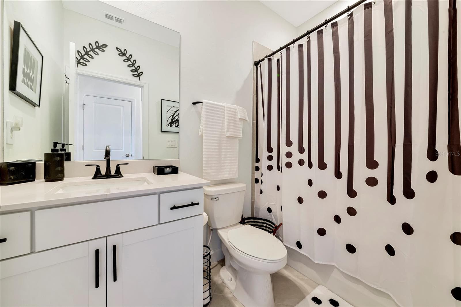 2nd Full Bathroom - 15135 OXFORD GREY DR, BRADENTON