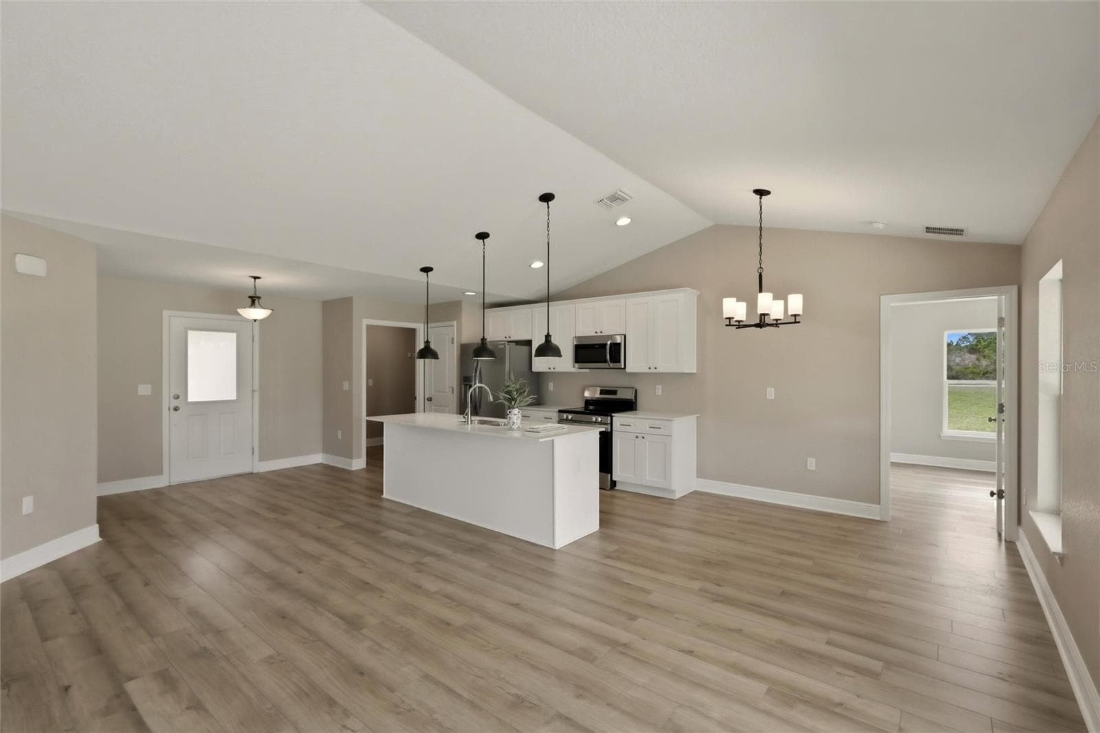 Single Family Residence at 6809 DICKINSON DR, SEBRING, photo 3 of 47