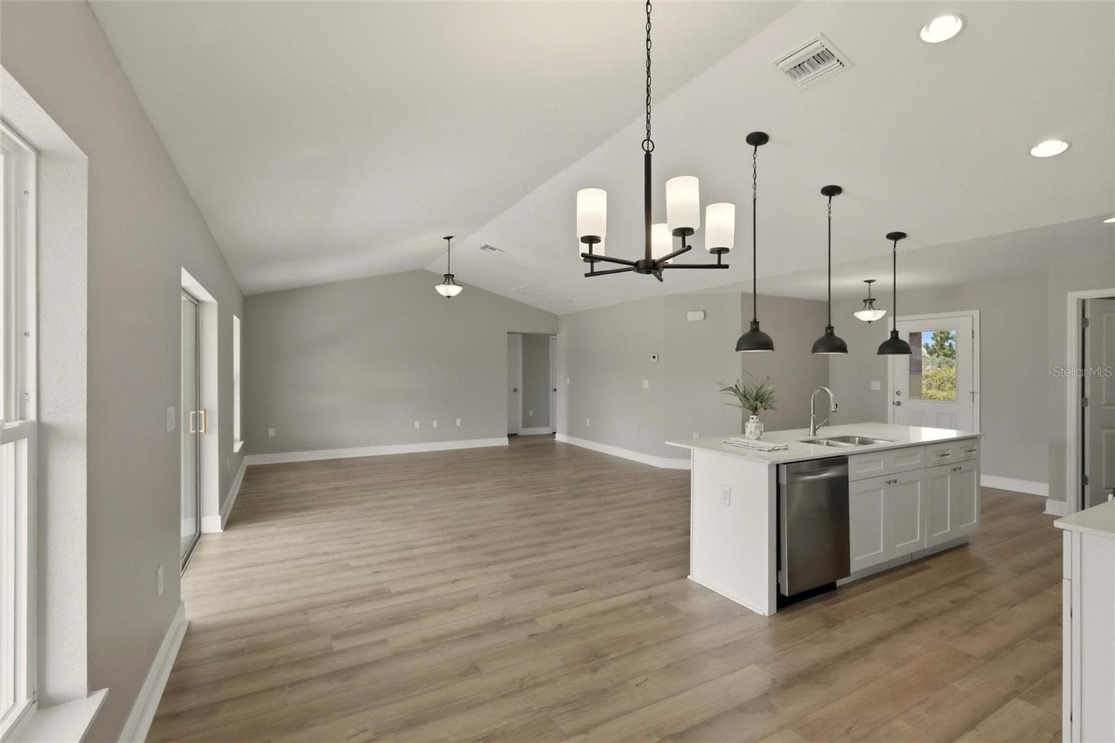 Single Family Residence at 6809 DICKINSON DR, SEBRING, photo 4 of 47