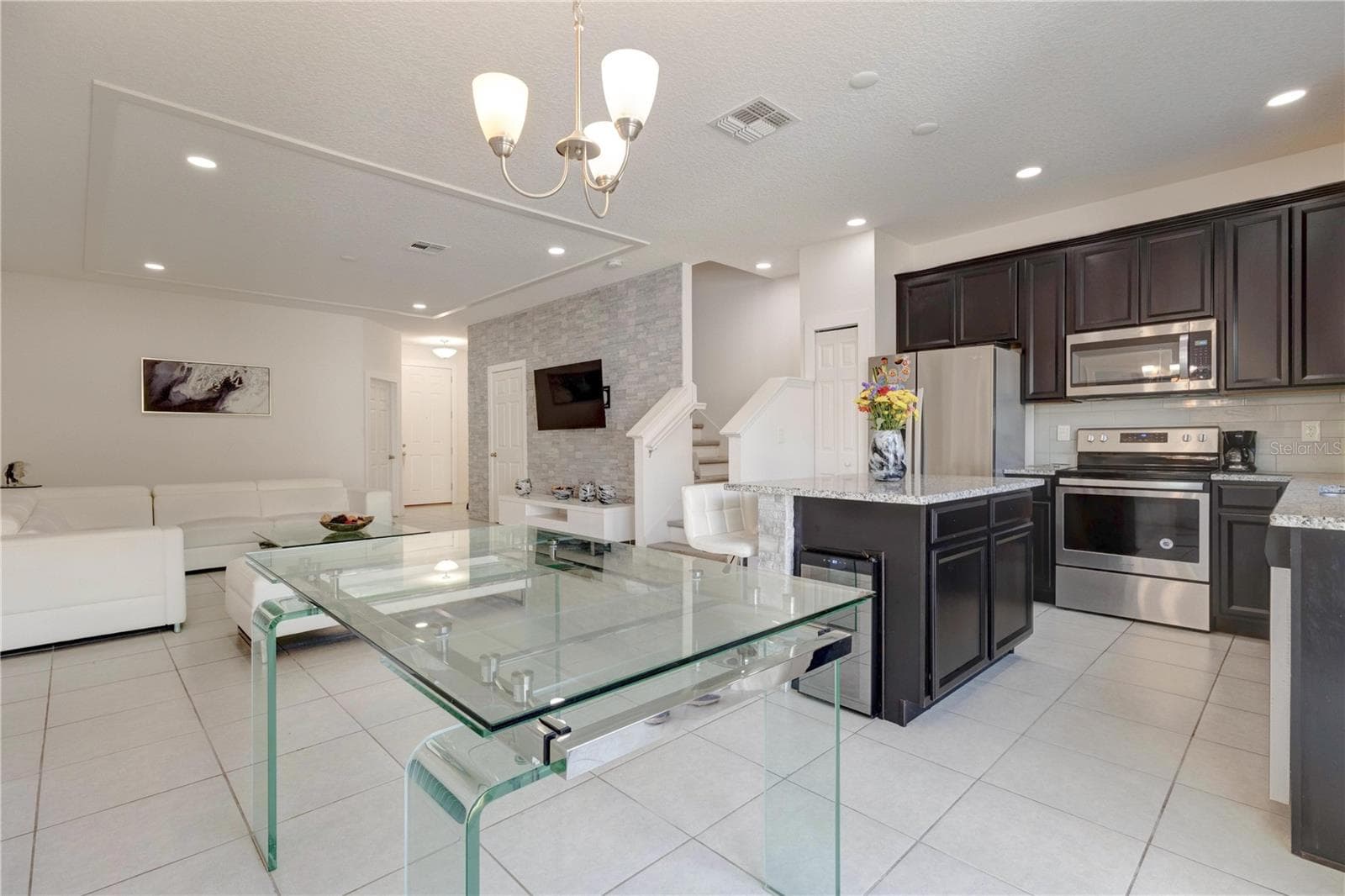 Townhouse at 2403 SEDGE GRASS WAY, ORLANDO, photo 8 of 28
