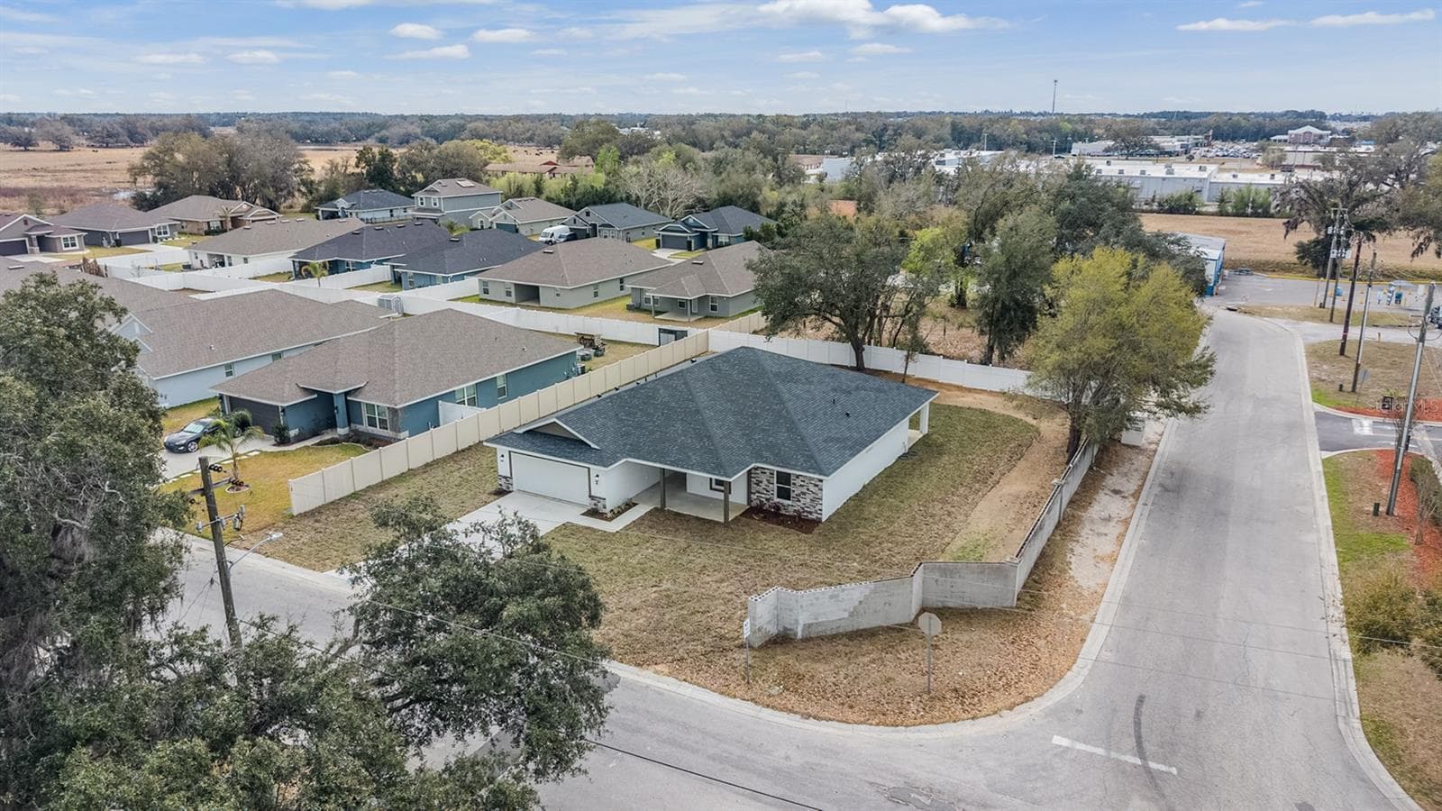 Single Family Residence at 38086 COUNTRYSIDE PL, DADE CITY, photo 2 of 39