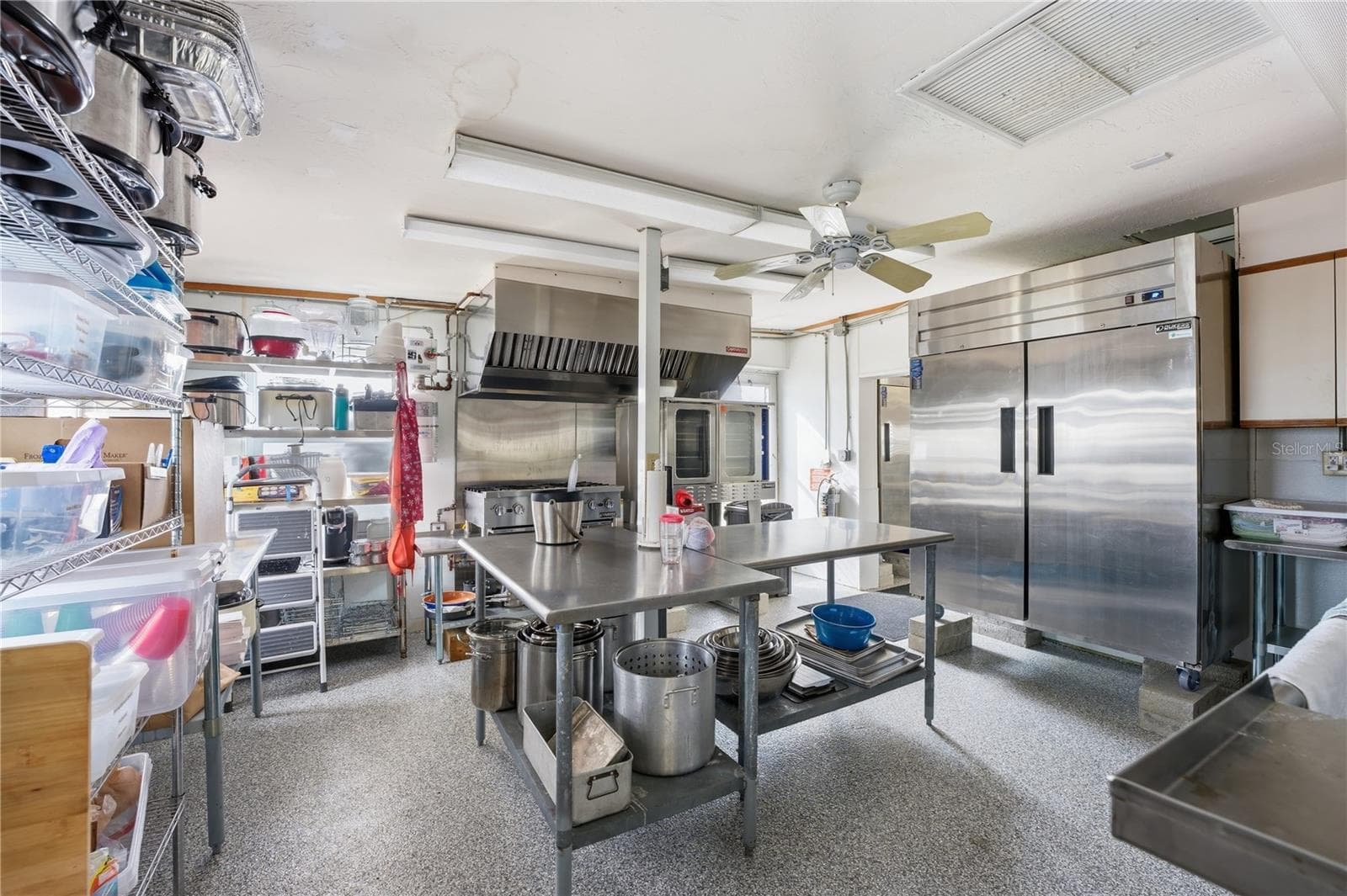 Clubhouse Kitchen - 3710 GULF OF MEXICO DR #F2, LONGBOAT KEY