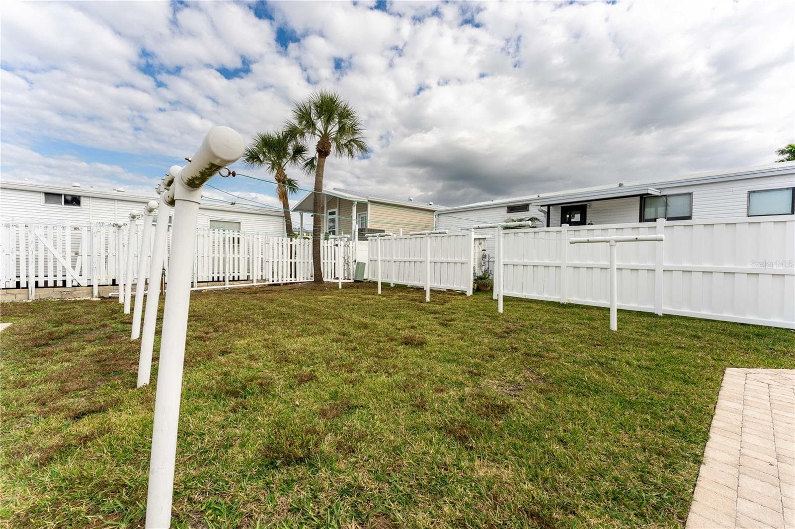 Clotheslines - 3710 GULF OF MEXICO DR #F2, LONGBOAT KEY