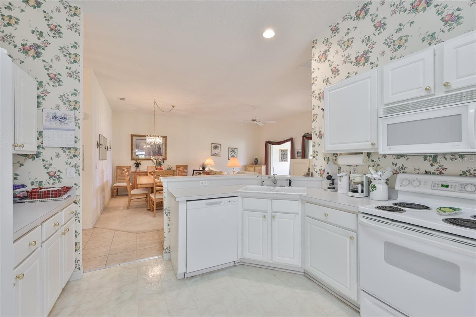 Condominium at 2308 BROOKFIELD GREENS CIR, SUN CITY CENTER, photo 16 of 61