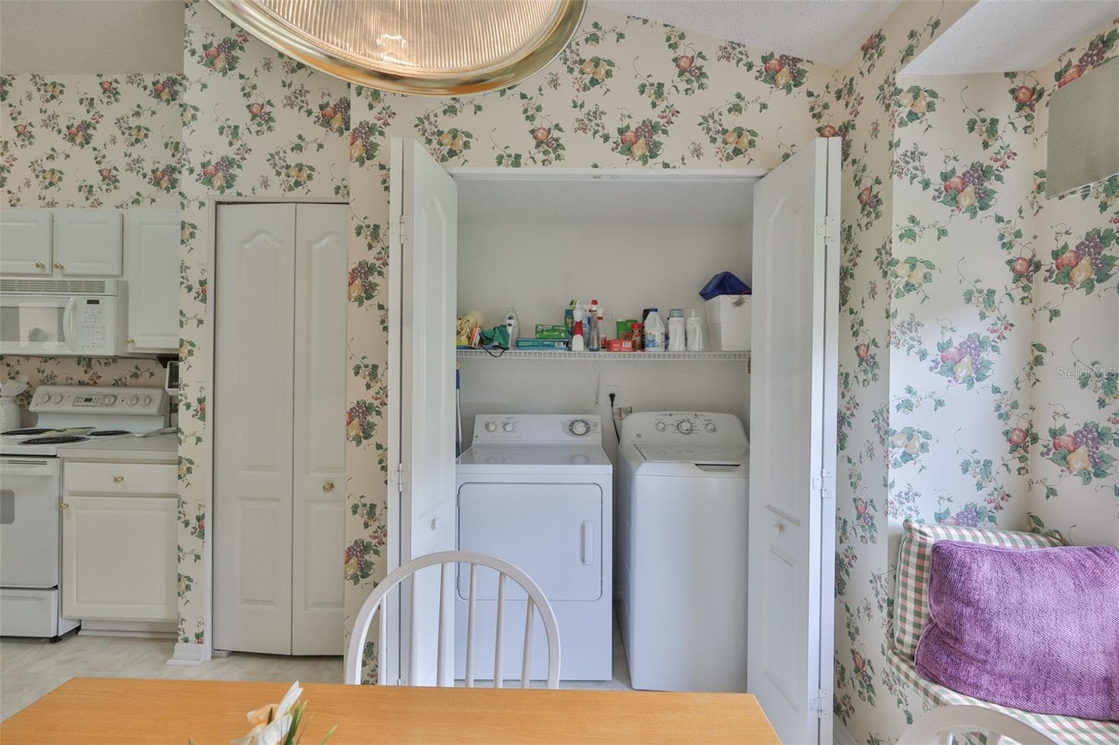 WASHER AND DRYER CONVENIENTLY LOCATED - 2308 BROOKFIELD GREENS CIR, SUN CITY CENTER